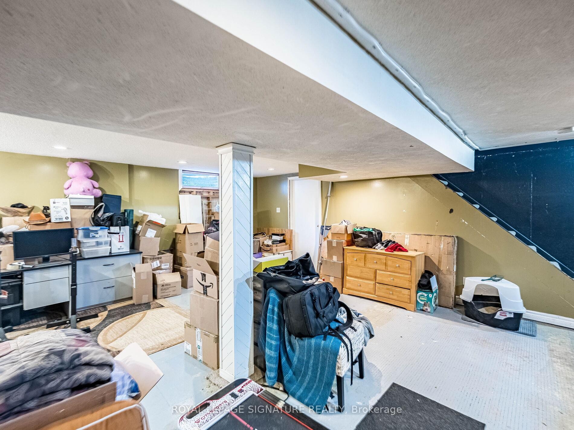 









16


Alderwood

Crescent,
Cambridge,




ON
N1S 3T1

