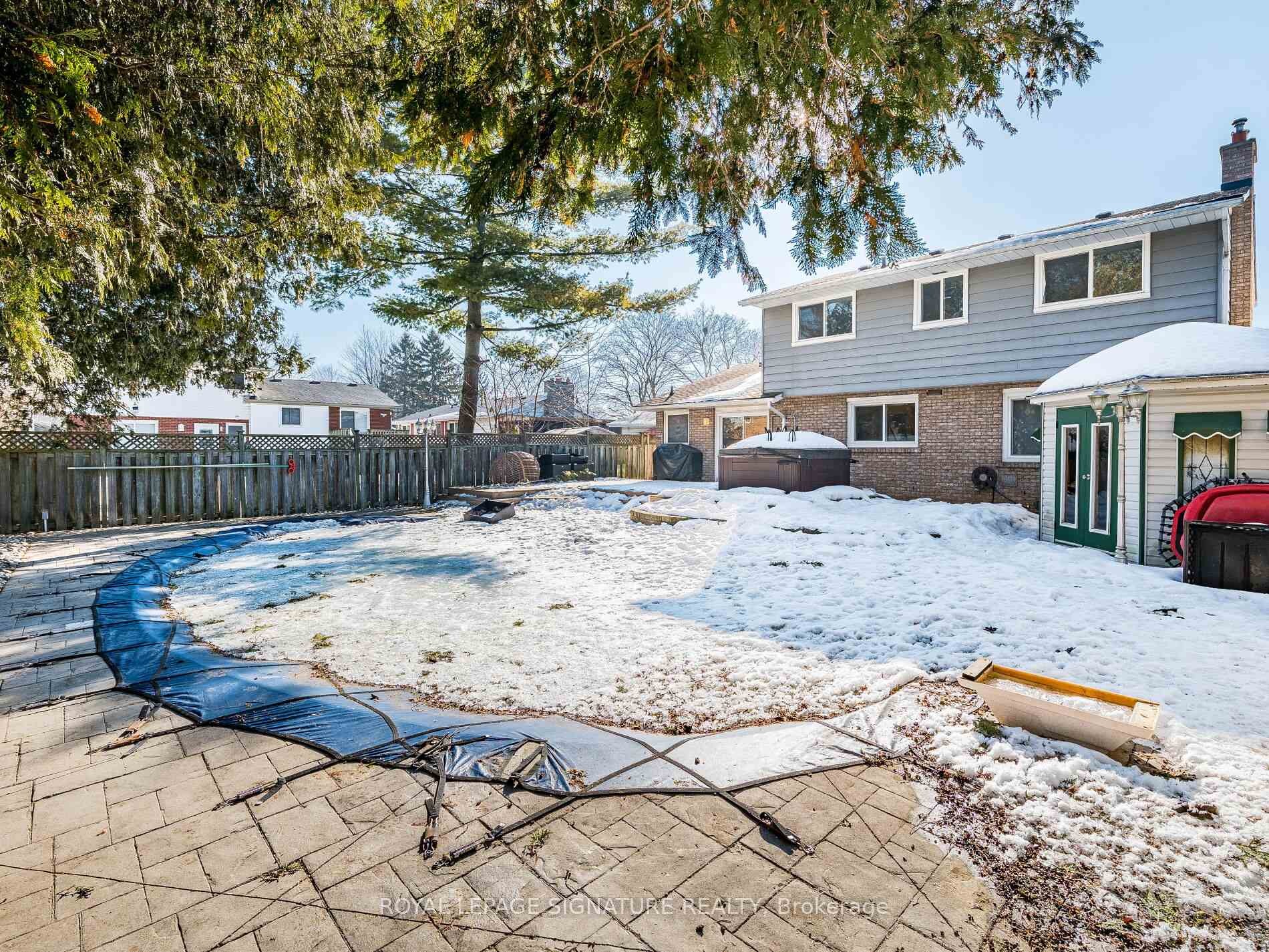 









16


Alderwood

Crescent,
Cambridge,




ON
N1S 3T1

