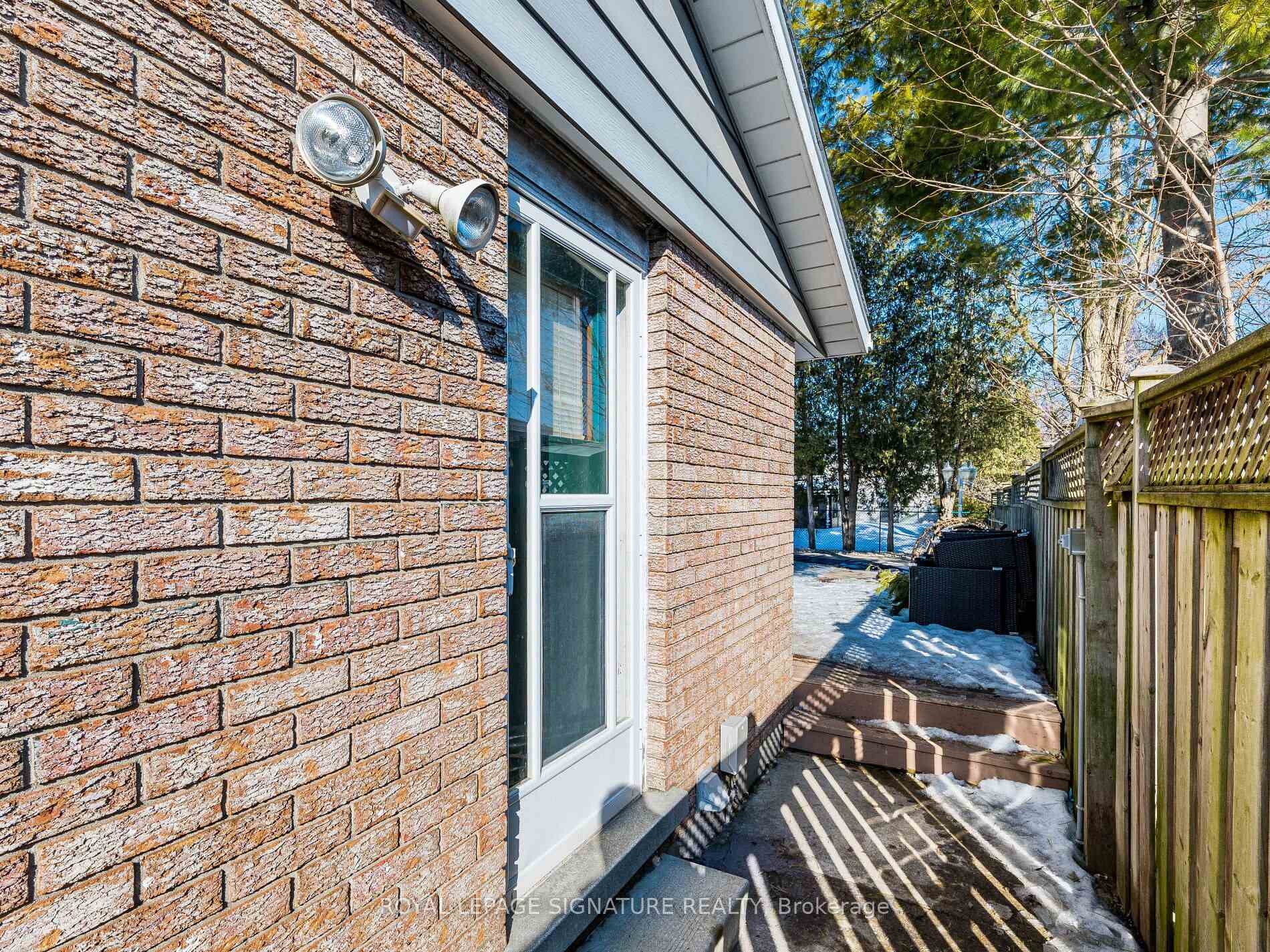 









16


Alderwood

Crescent,
Cambridge,




ON
N1S 3T1

