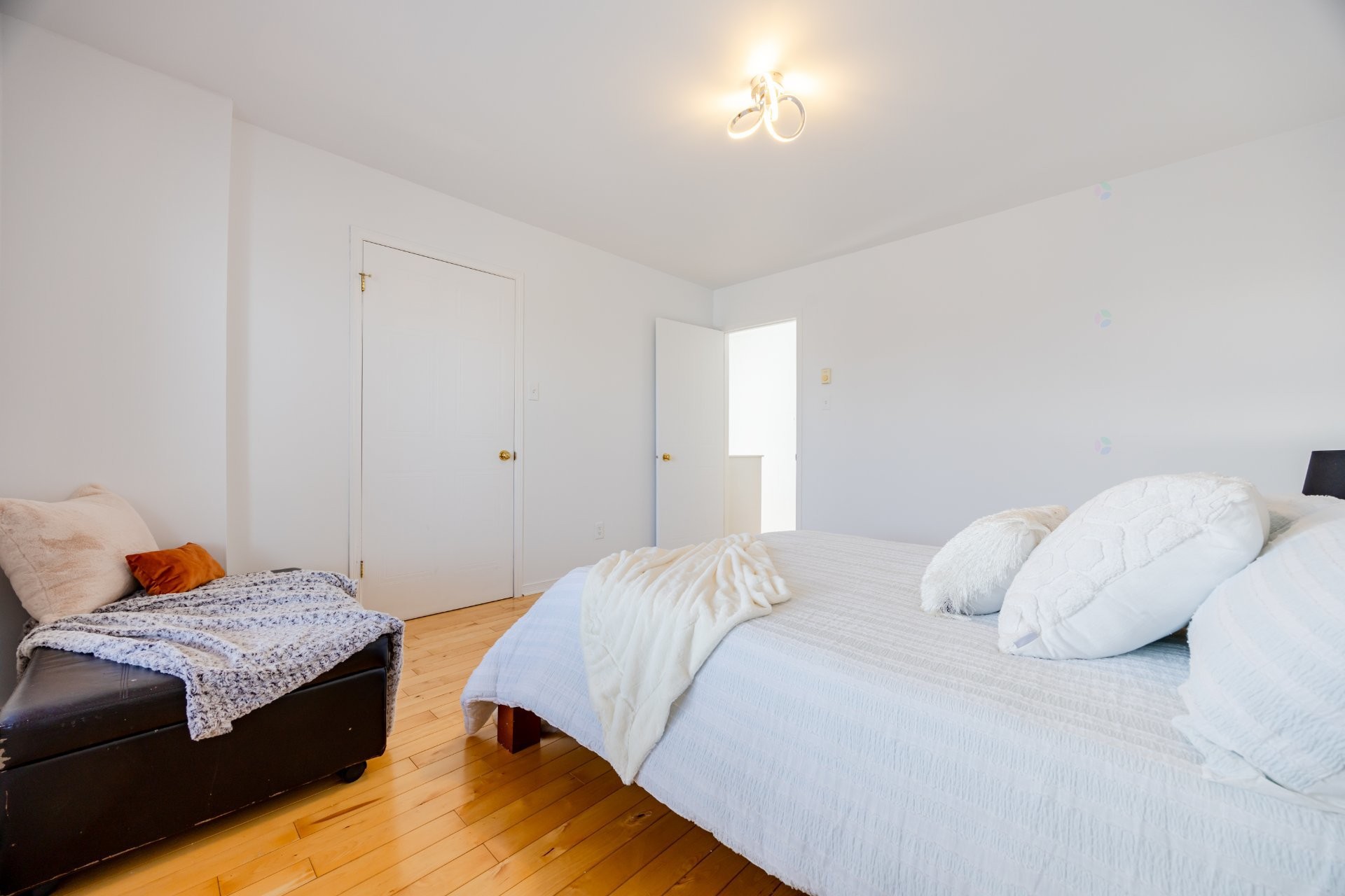 









3440


Rue Anatole-Carignan

,
Montréal (Lachine),




QC
H8T3N7

