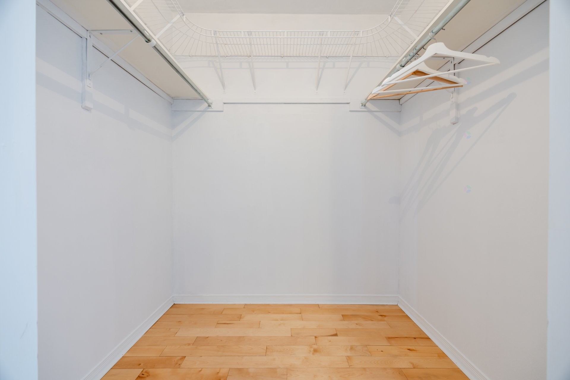 









3440


Rue Anatole-Carignan

,
Montréal (Lachine),




QC
H8T3N7

