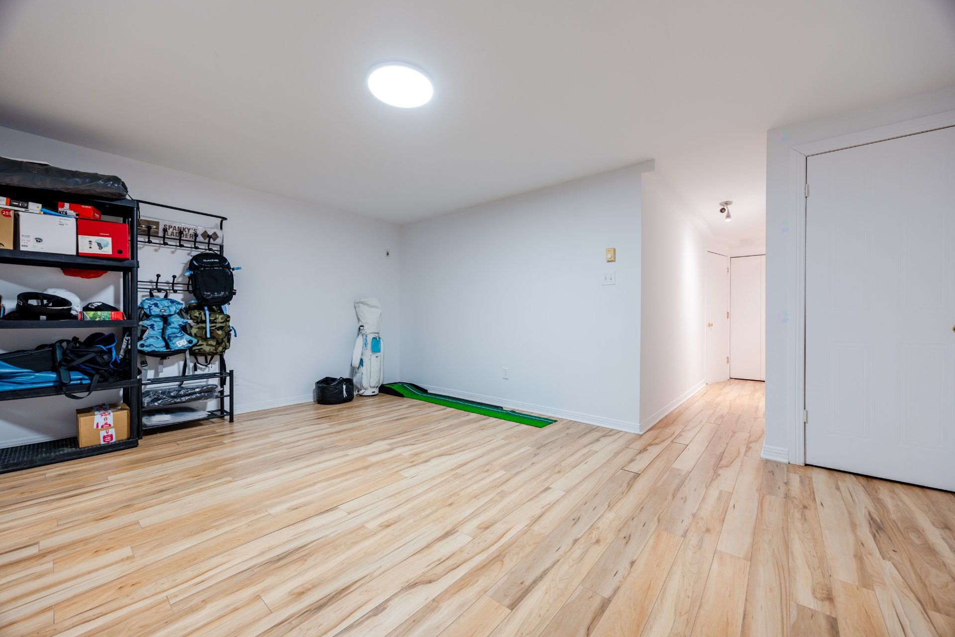 









3440


Rue Anatole-Carignan

,
Montréal (Lachine),




QC
H8T3N7

