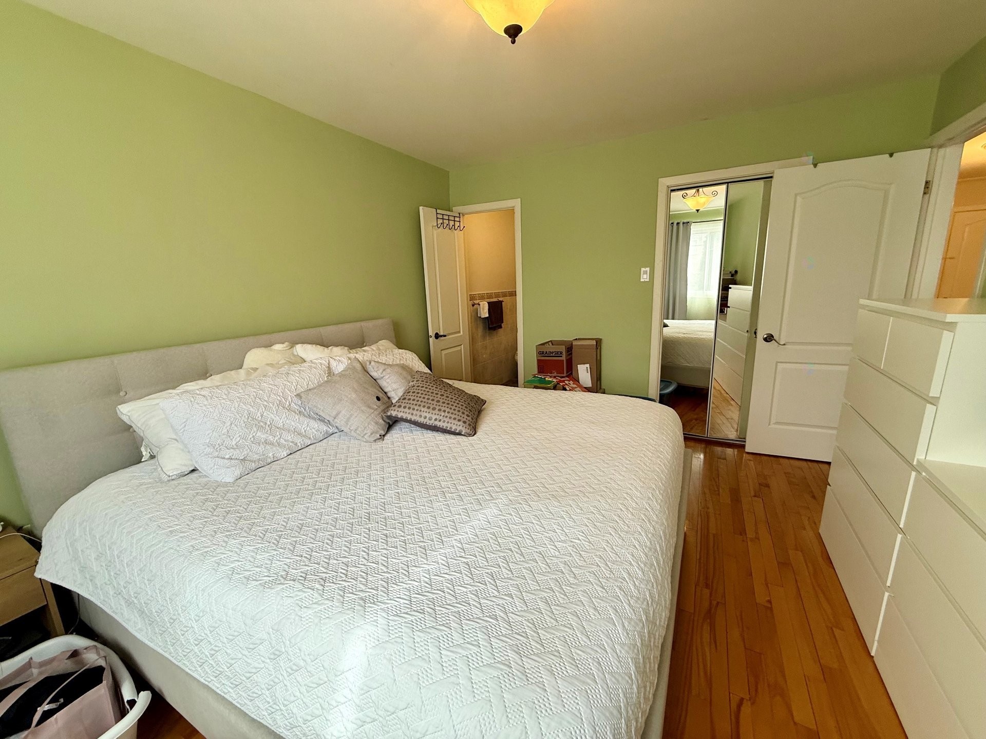 









4910


Boul. Notre-Dame

,
Laval (Chomedey),




QC
H7W1V5

