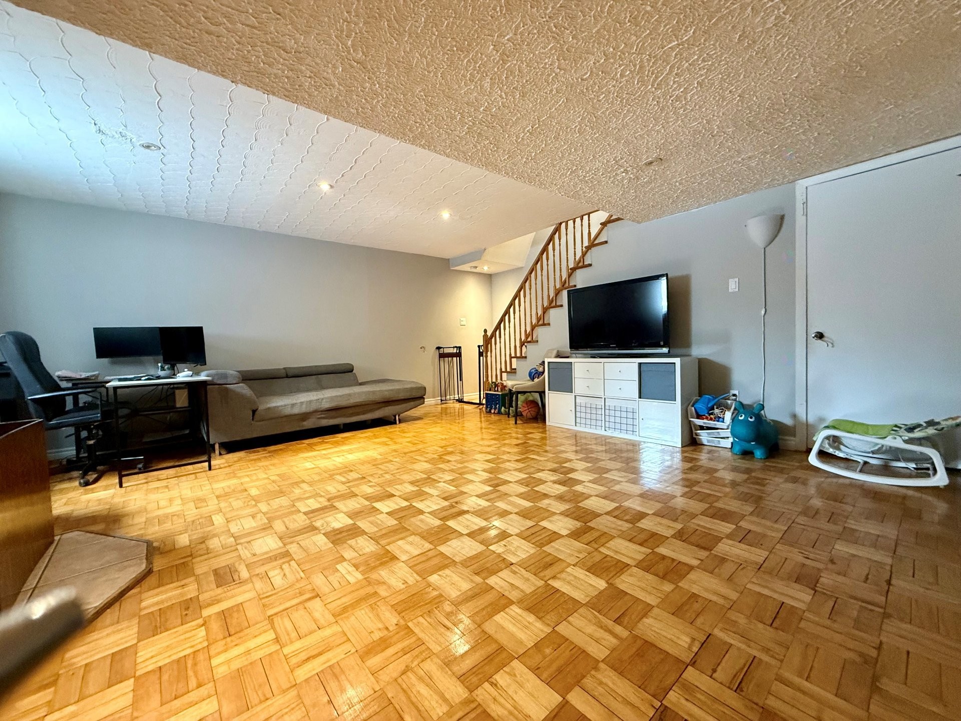 









4910


Boul. Notre-Dame

,
Laval (Chomedey),




QC
H7W1V5

