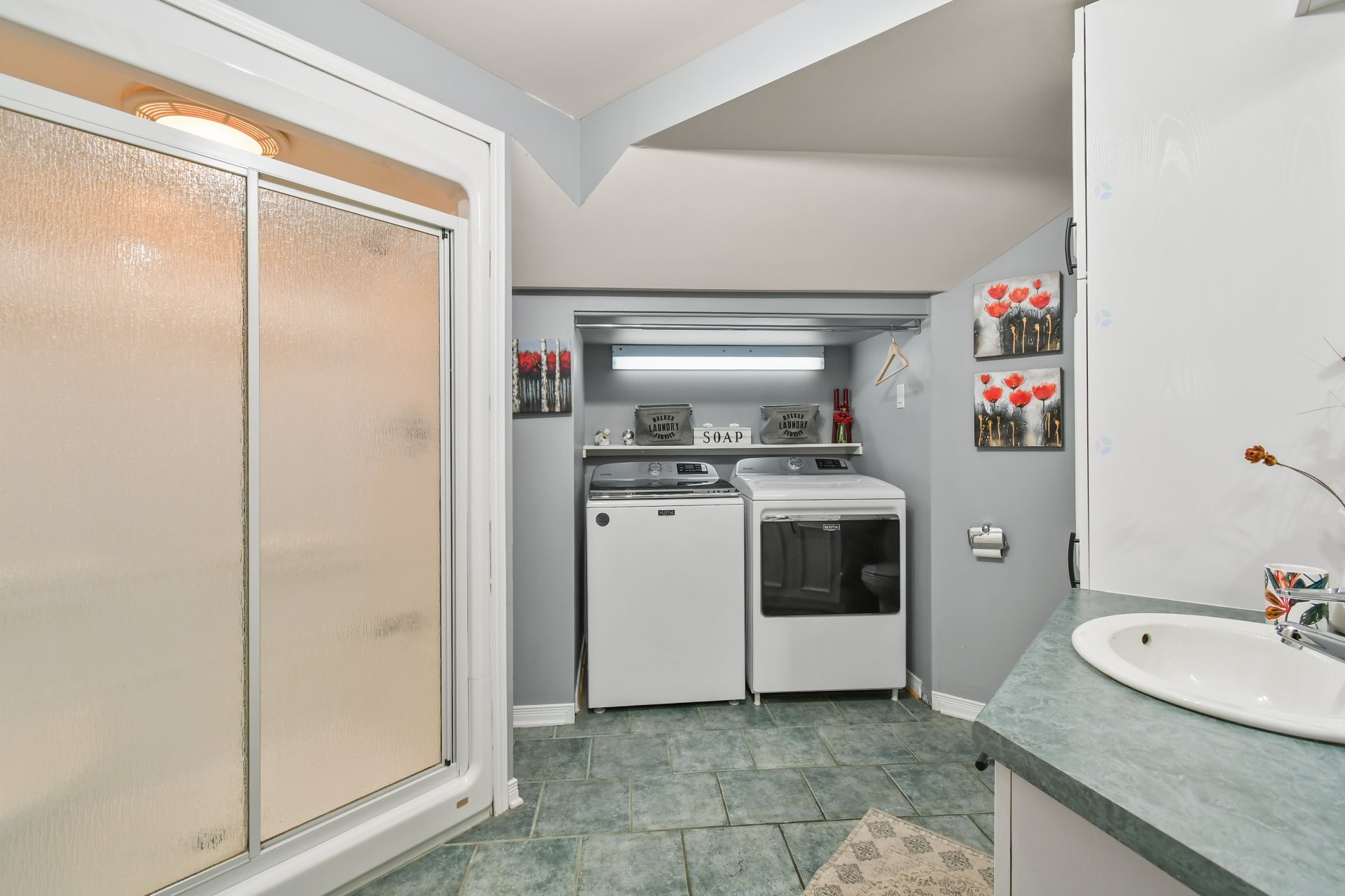 









809


Rue Roger-Lemelin

,
Sainte-Julie,




QC
J3E2J5

