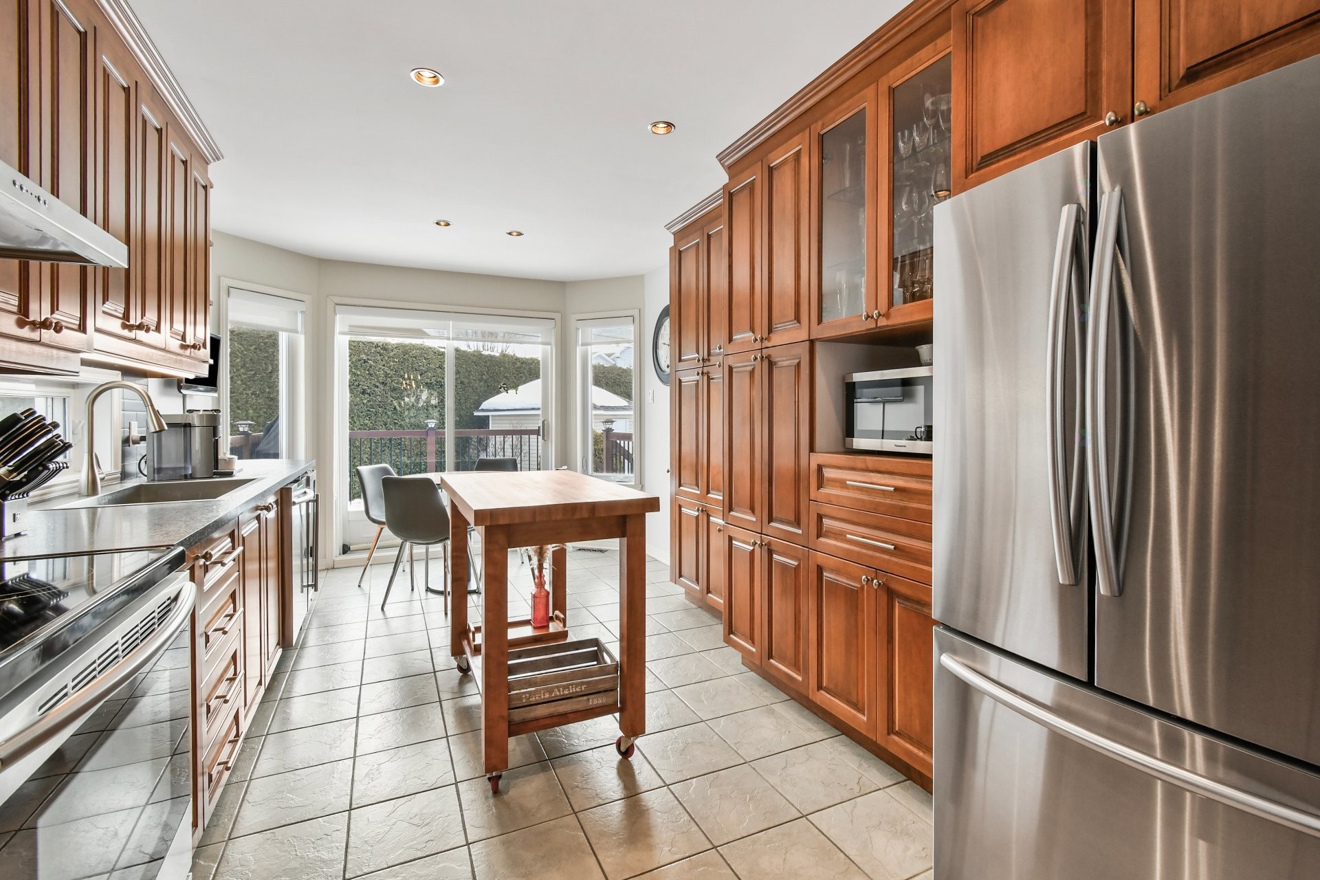 









809


Rue Roger-Lemelin

,
Sainte-Julie,




QC
J3E2J5

