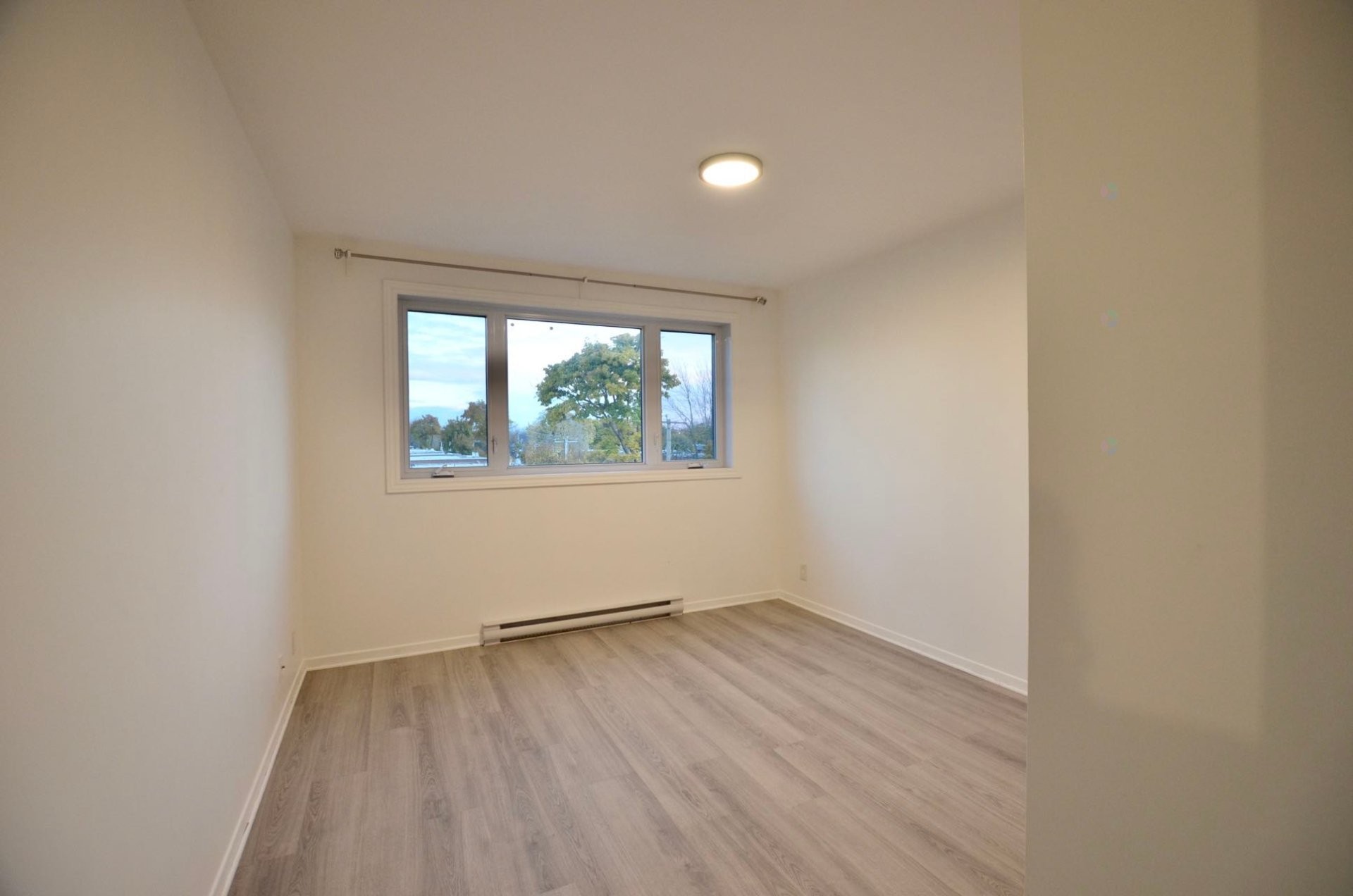 









6840


Av. Fielding

, 406,
Montréal (Côte-des-Neiges/Notre-Dame-de-Grâce),




QC
H4V1N9


