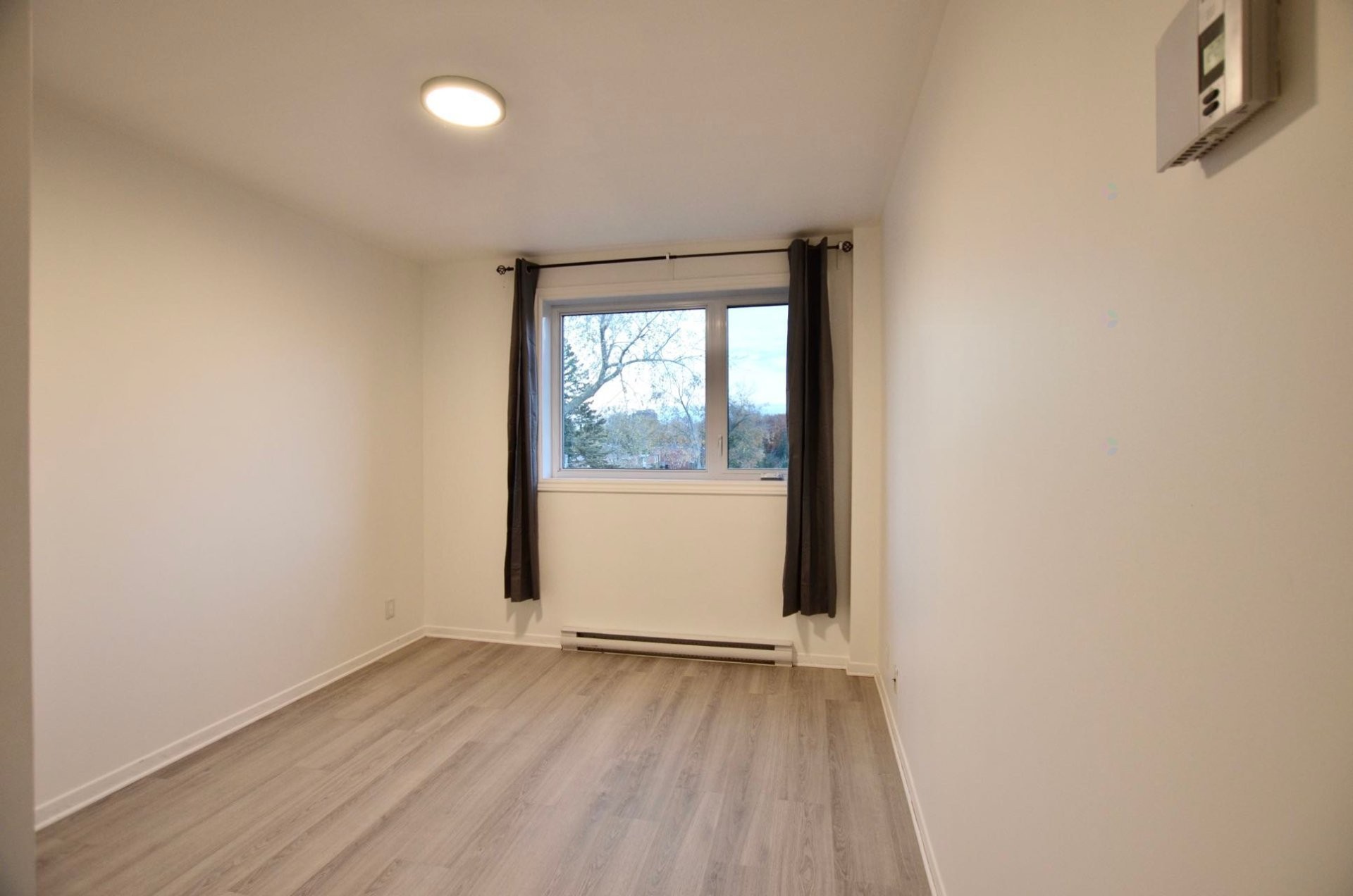 









6840


Av. Fielding

, 406,
Montréal (Côte-des-Neiges/Notre-Dame-de-Grâce),




QC
H4V1N9

