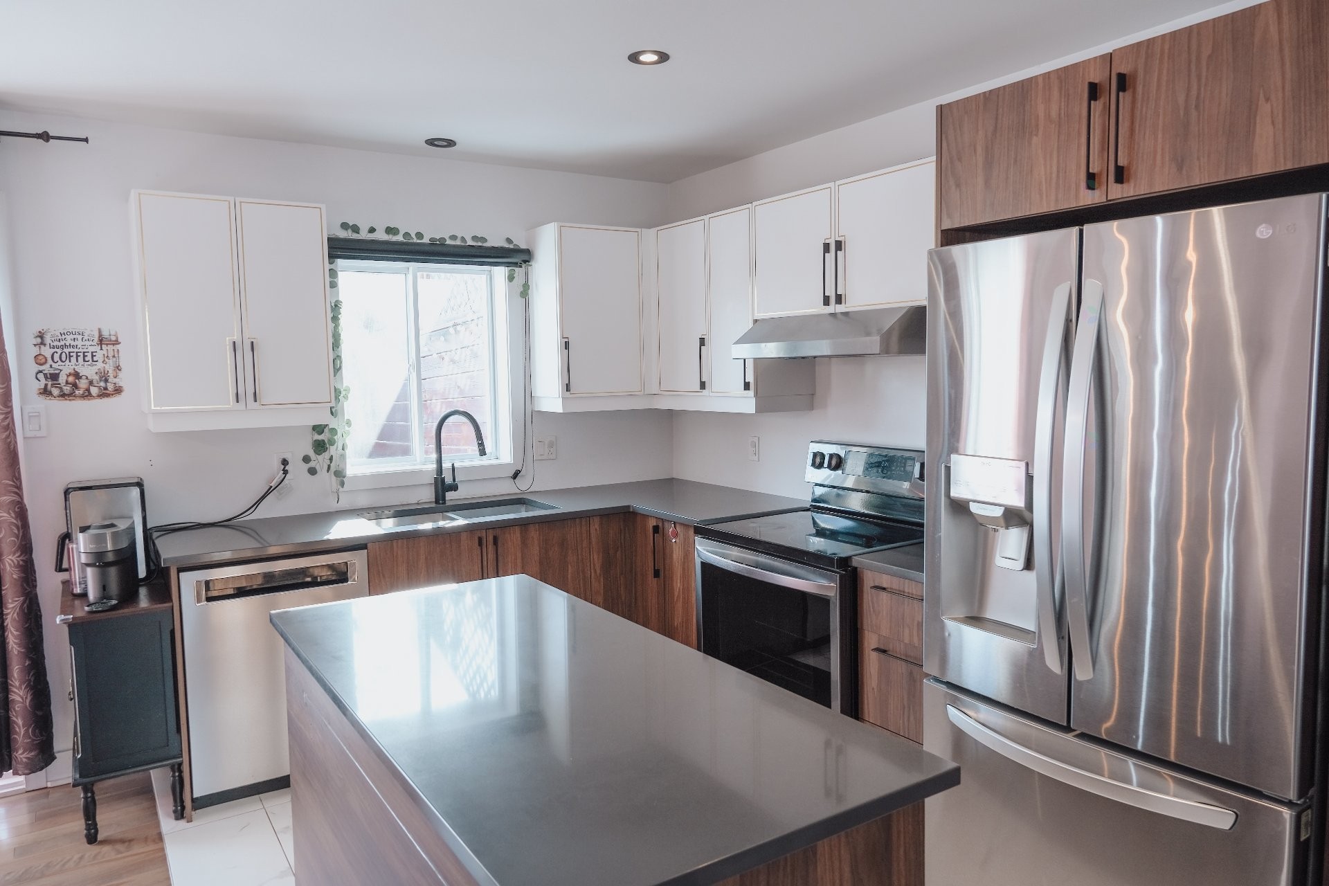 









12


Rue Roger

,
Saint-Philippe,




QC
J0L2K0

