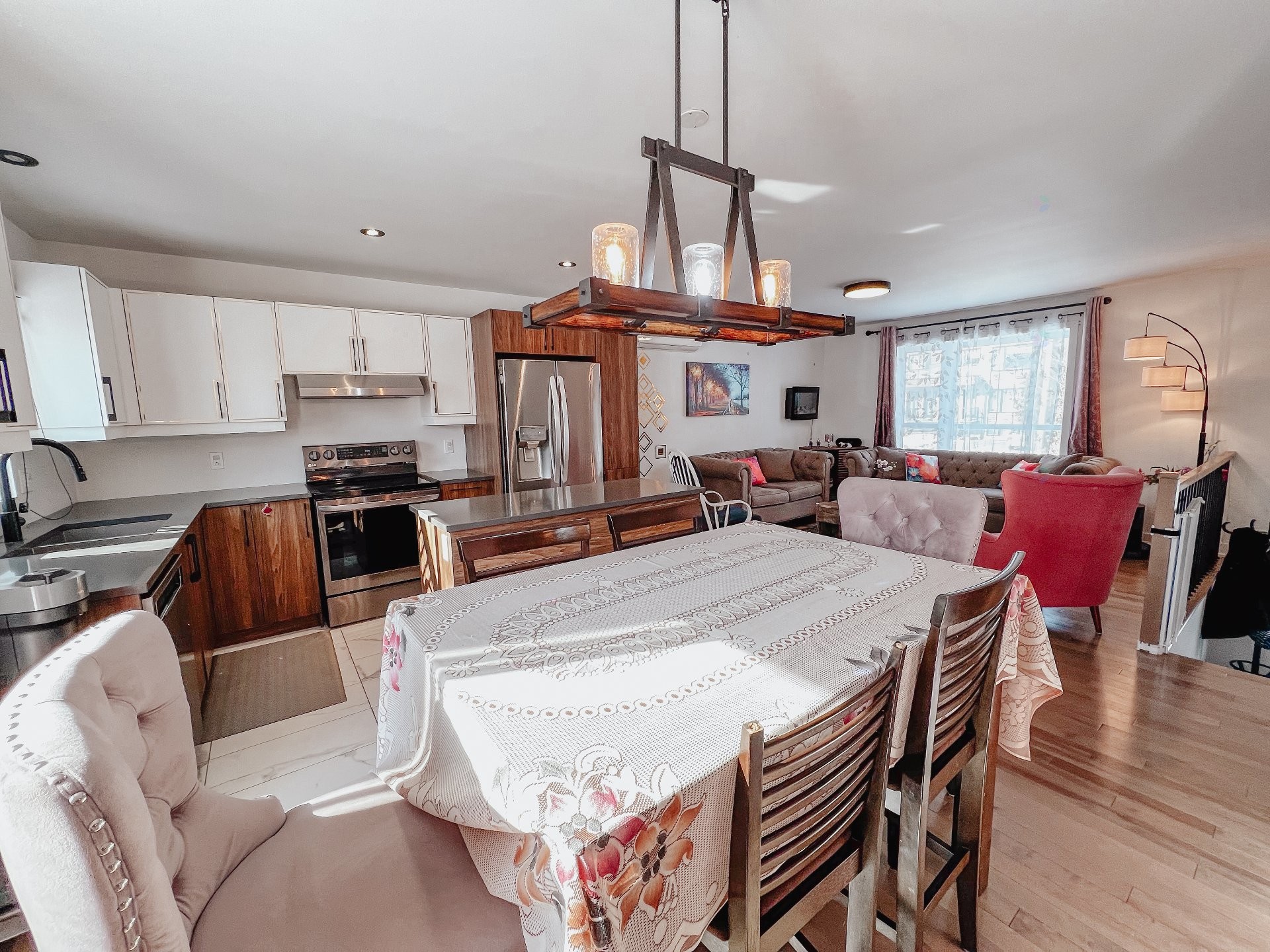 









12


Rue Roger

,
Saint-Philippe,




QC
J0L2K0

