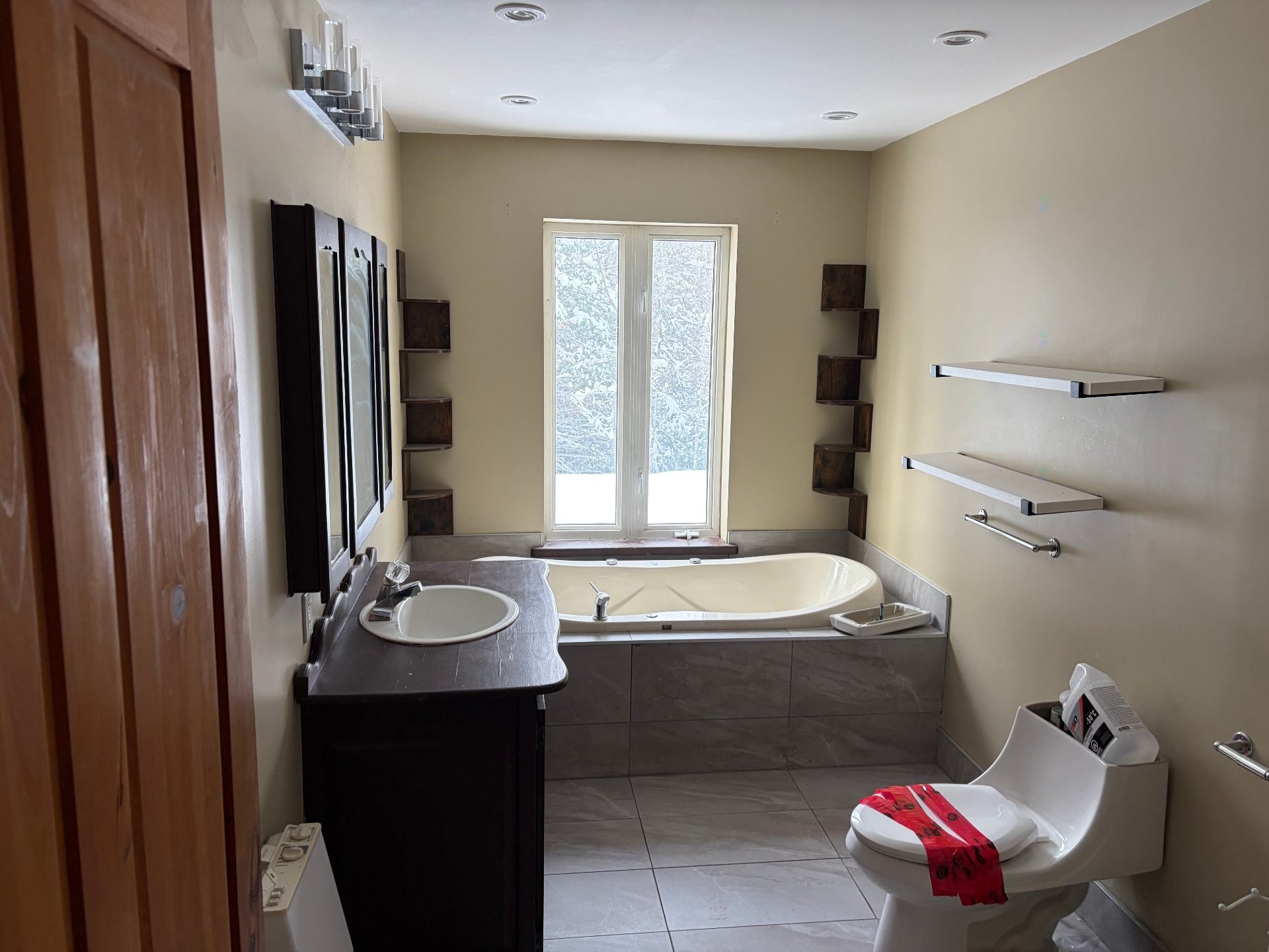 









469


Ch. du Pont-Couvert

,
La Macaza,




QC
J0T1R0

