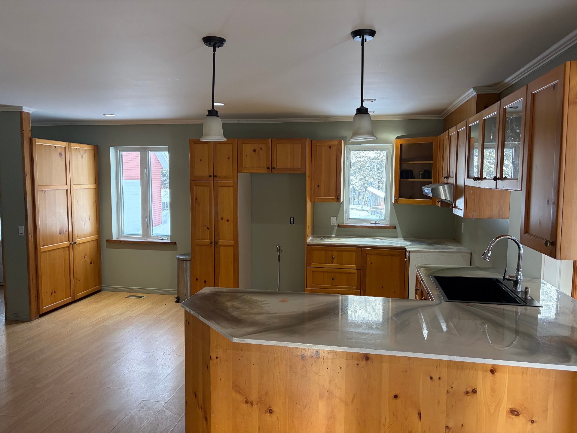 









469


Ch. du Pont-Couvert

,
La Macaza,




QC
J0T1R0

