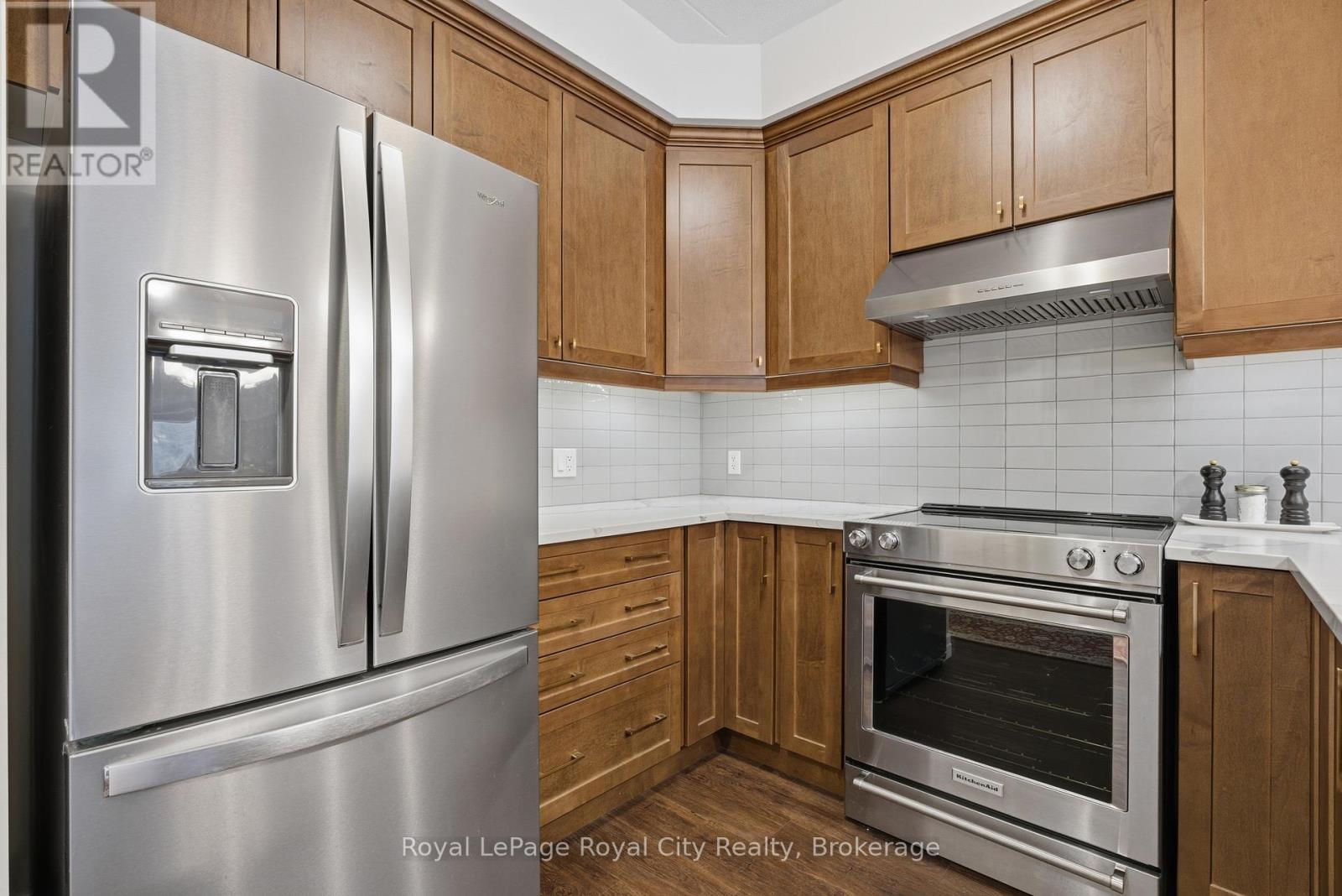 












106 - 19 STUMPF STREET

,
Centre Wellington (Elora/Salem),




Ontario
N0B1S0

