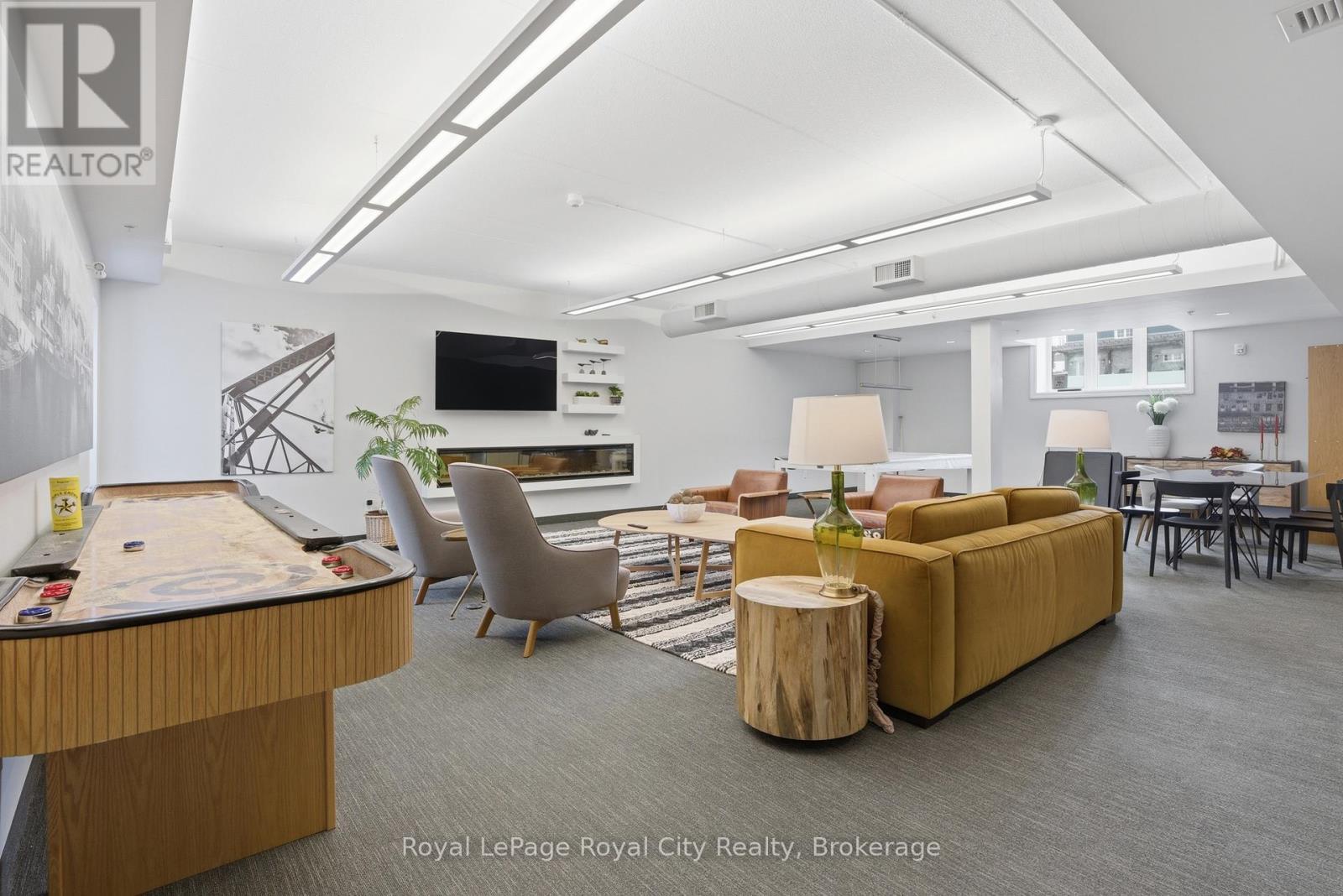 












106 - 19 STUMPF STREET

,
Centre Wellington (Elora/Salem),




Ontario
N0B1S0

