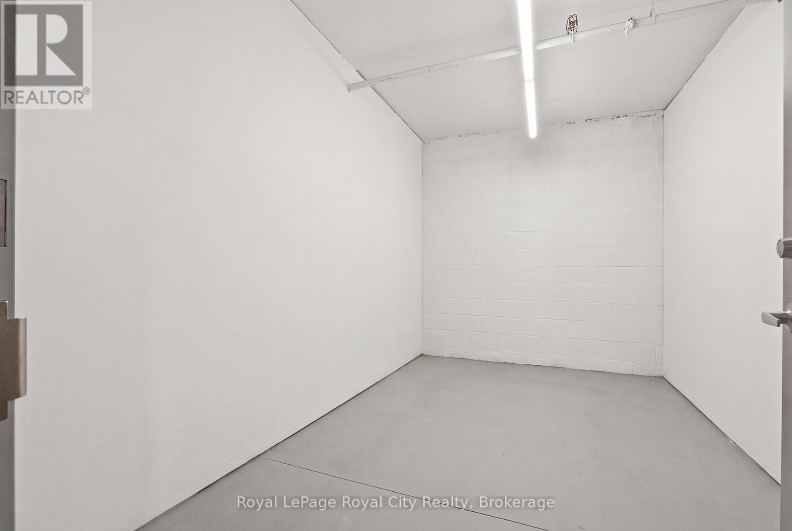 












106 - 19 STUMPF STREET

,
Centre Wellington (Elora/Salem),




Ontario
N0B1S0

