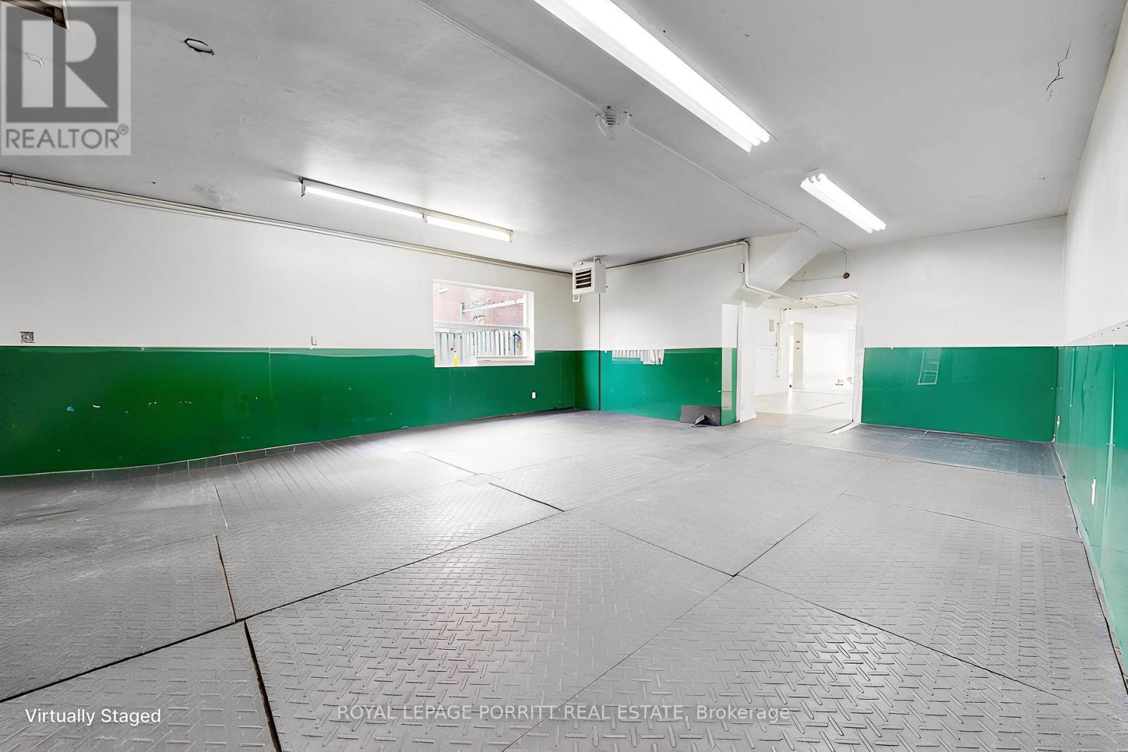 












3367 LAKE SHORE BOULEVARD W

,
Toronto,




Ontario
M8W1N1


