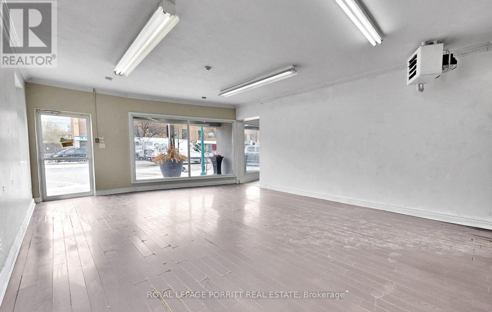 












3367 LAKE SHORE BOULEVARD W

,
Toronto,




Ontario
M8W1N1

