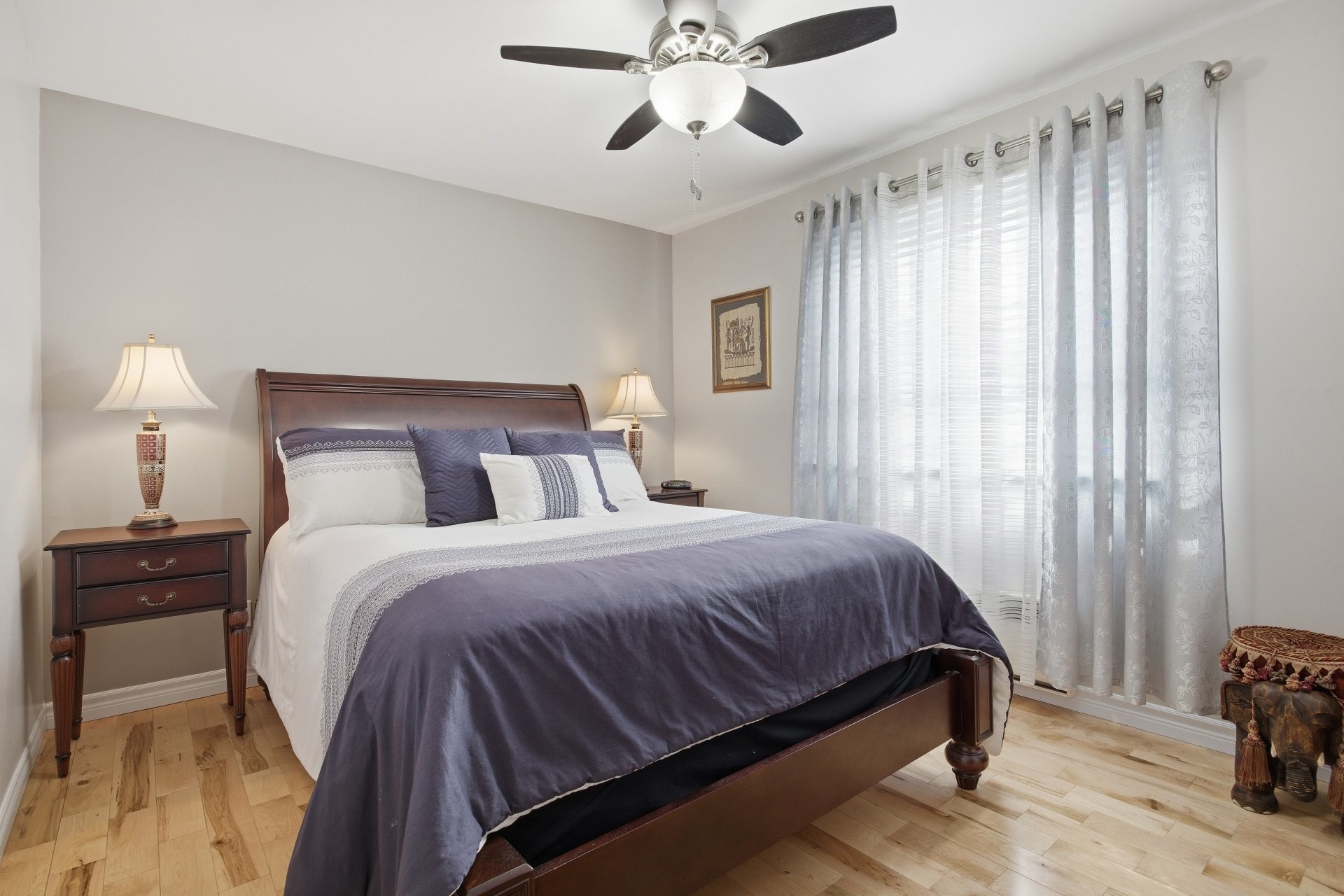 









951


Rue de Monaco

,
Mont-Saint-Hilaire,




QC
J3H4N4

