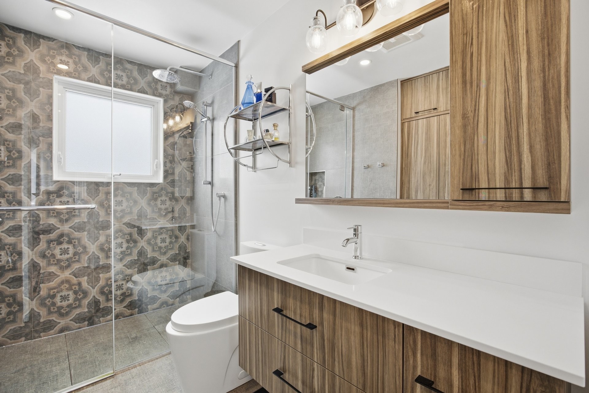 









951


Rue de Monaco

,
Mont-Saint-Hilaire,




QC
J3H4N4

