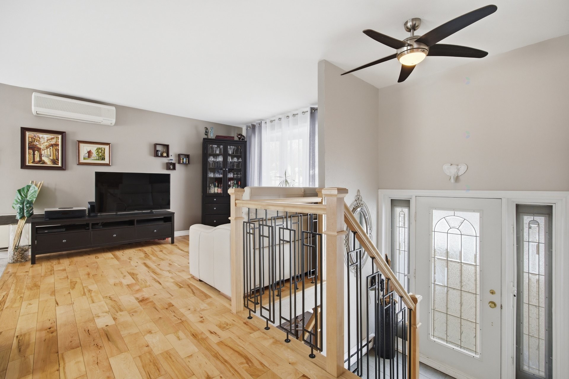 









951


Rue de Monaco

,
Mont-Saint-Hilaire,




QC
J3H4N4

