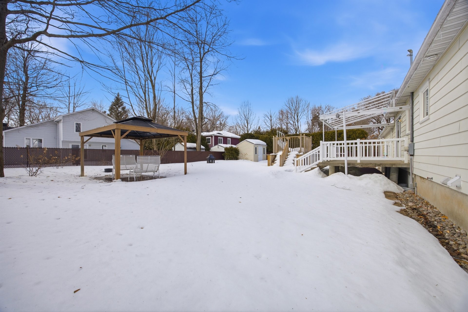 









951


Rue de Monaco

,
Mont-Saint-Hilaire,




QC
J3H4N4

