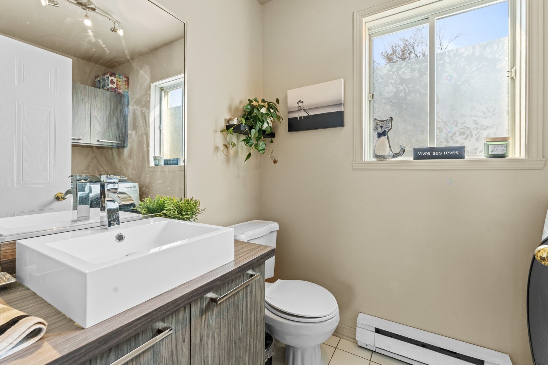 









1503


Rue Taillefer

,
Laval (Sainte-Rose),




QC
H7L5P4

