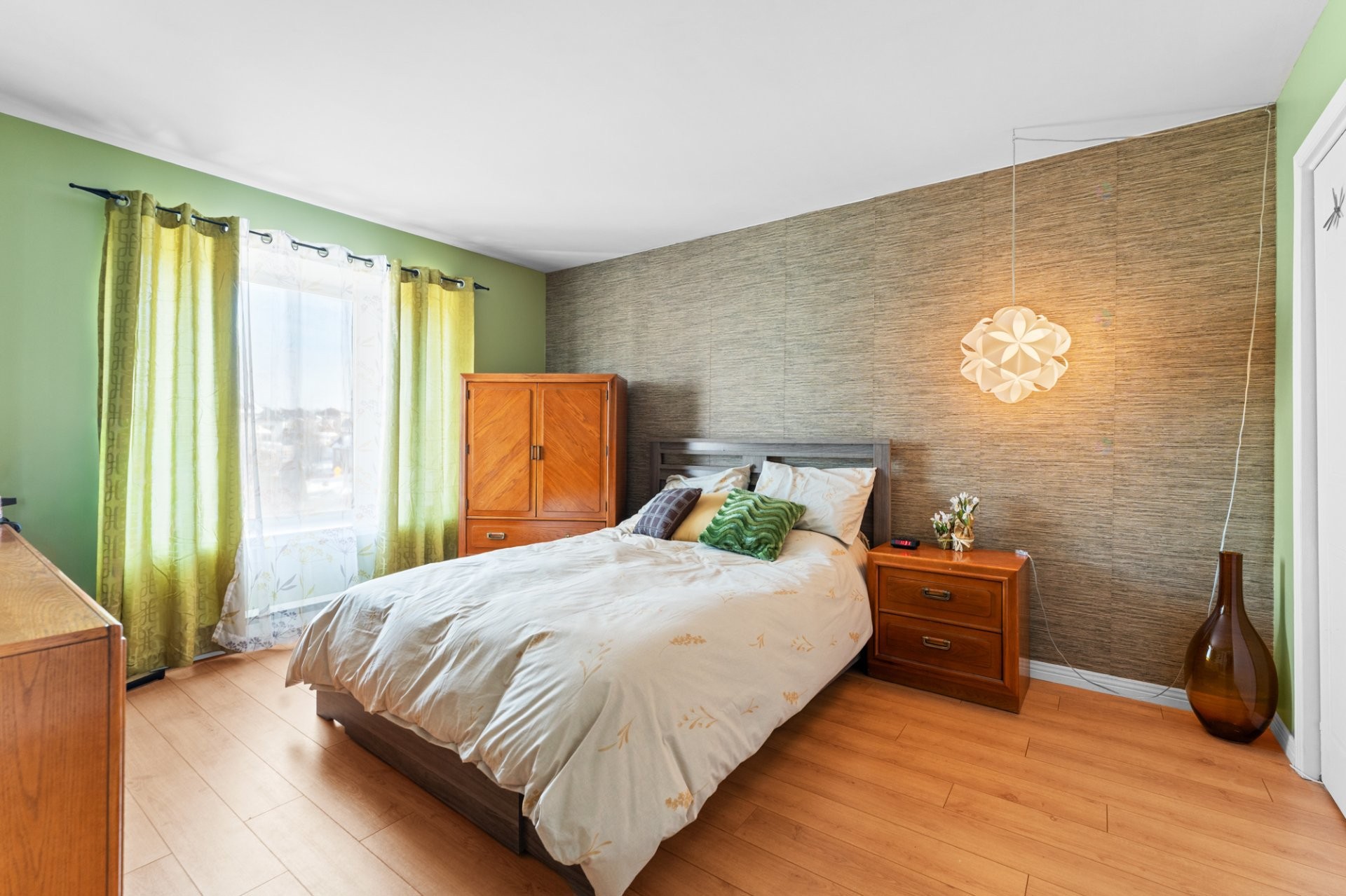









1503


Rue Taillefer

,
Laval (Sainte-Rose),




QC
H7L5P4

