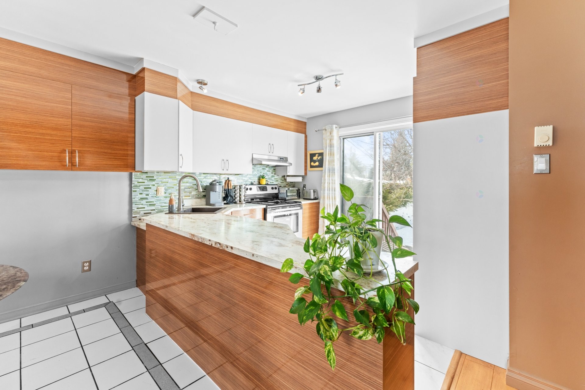 









1503


Rue Taillefer

,
Laval (Sainte-Rose),




QC
H7L5P4

