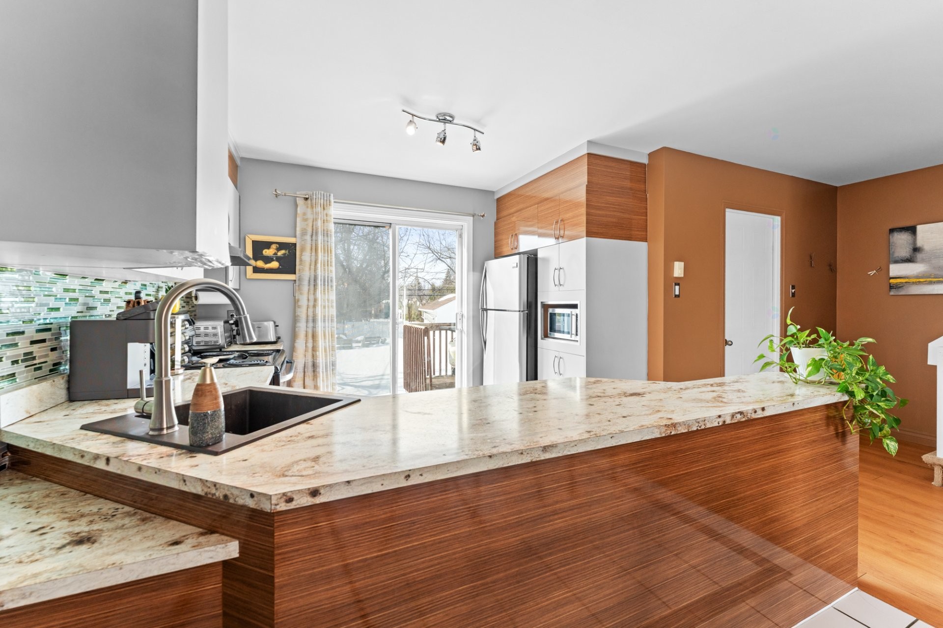 









1503


Rue Taillefer

,
Laval (Sainte-Rose),




QC
H7L5P4

