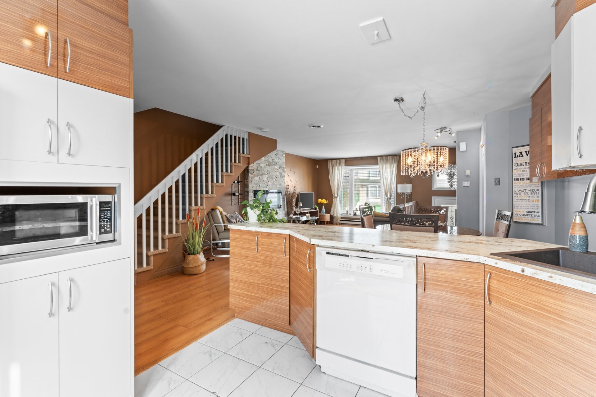 









1503


Rue Taillefer

,
Laval (Sainte-Rose),




QC
H7L5P4

