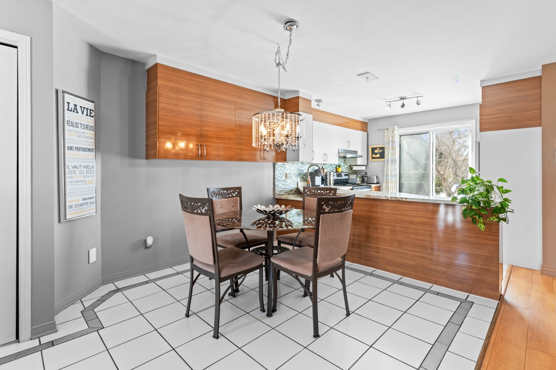 









1503


Rue Taillefer

,
Laval (Sainte-Rose),




QC
H7L5P4

