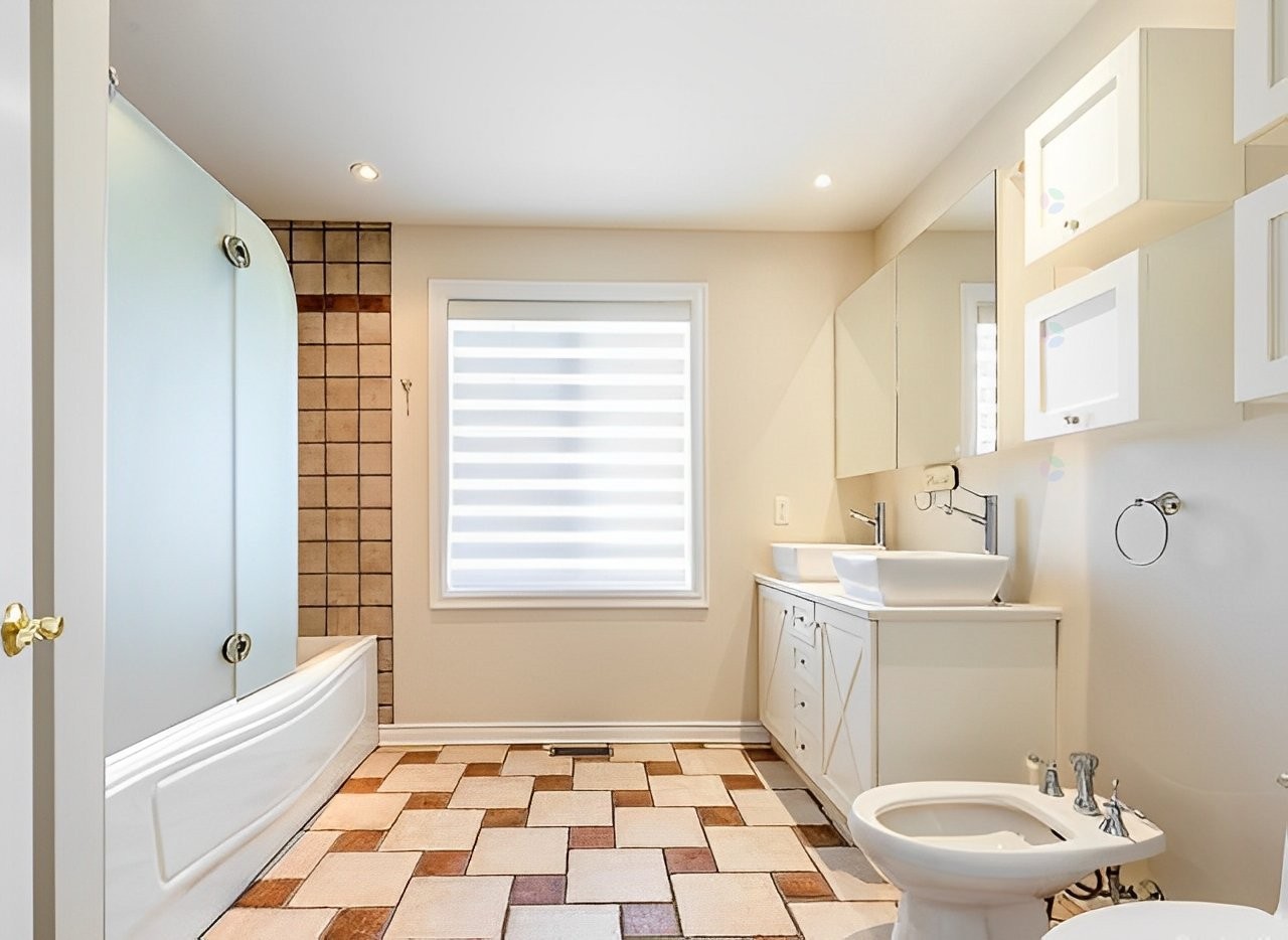 









7556


Boul. Lévesque E.

,
Laval (Duvernay),




QC
H7A1R8

