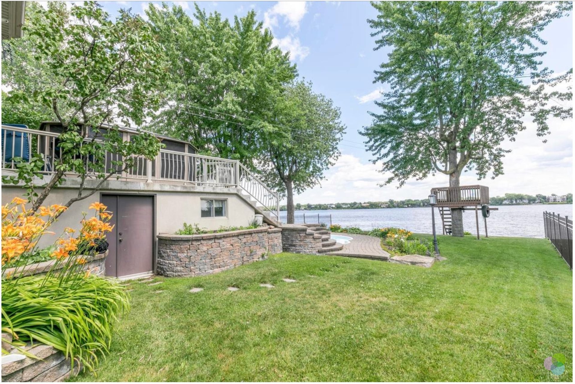 









7556


Boul. Lévesque E.

,
Laval (Duvernay),




QC
H7A1R8

