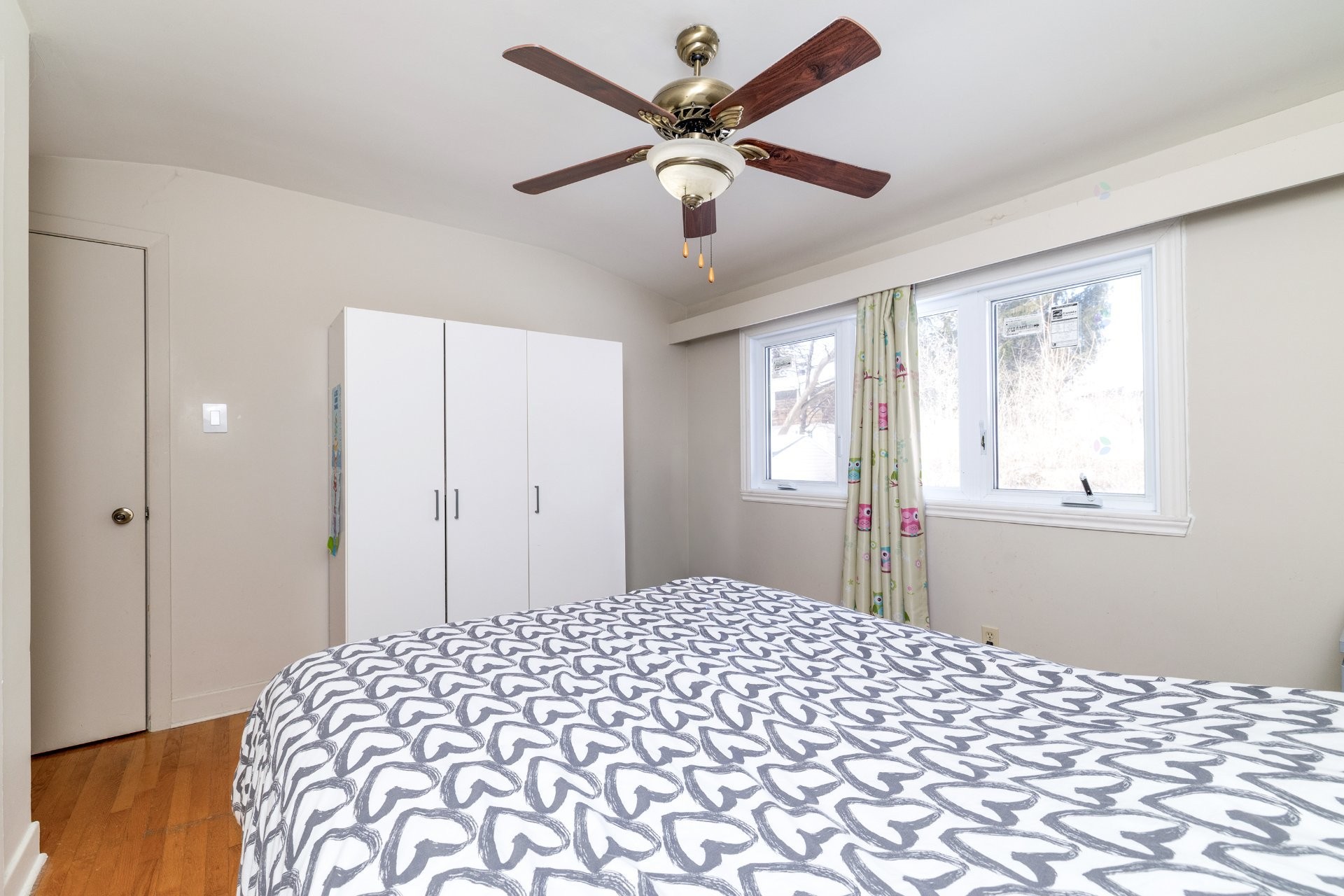 









129


Flamingo Drive

,
Beaconsfield,




QC
H9W2T3

