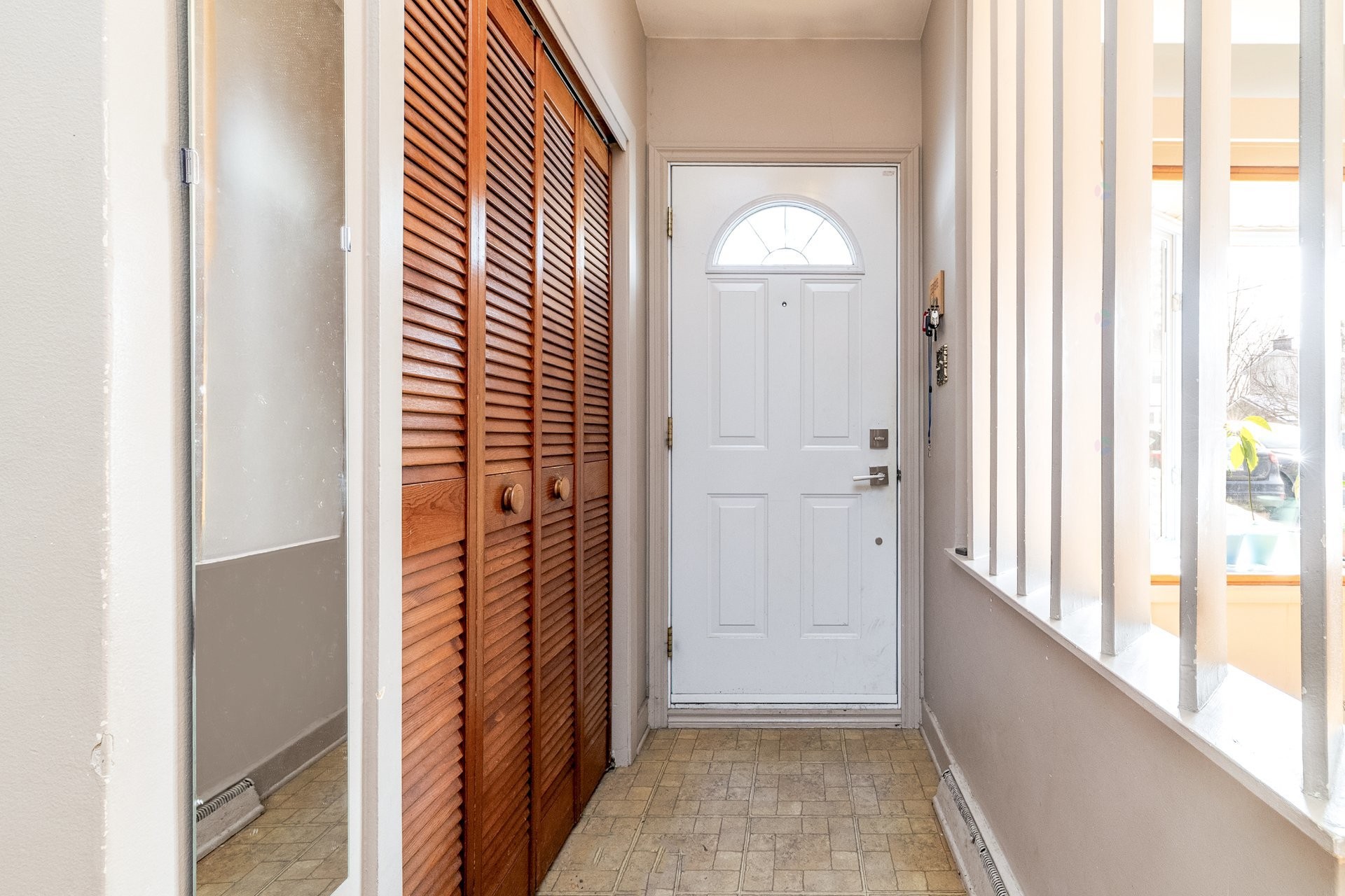 









129


Flamingo Drive

,
Beaconsfield,




QC
H9W2T3

