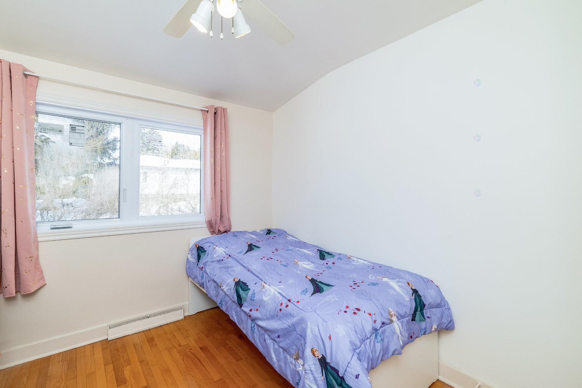 









129


Flamingo Drive

,
Beaconsfield,




QC
H9W2T3

