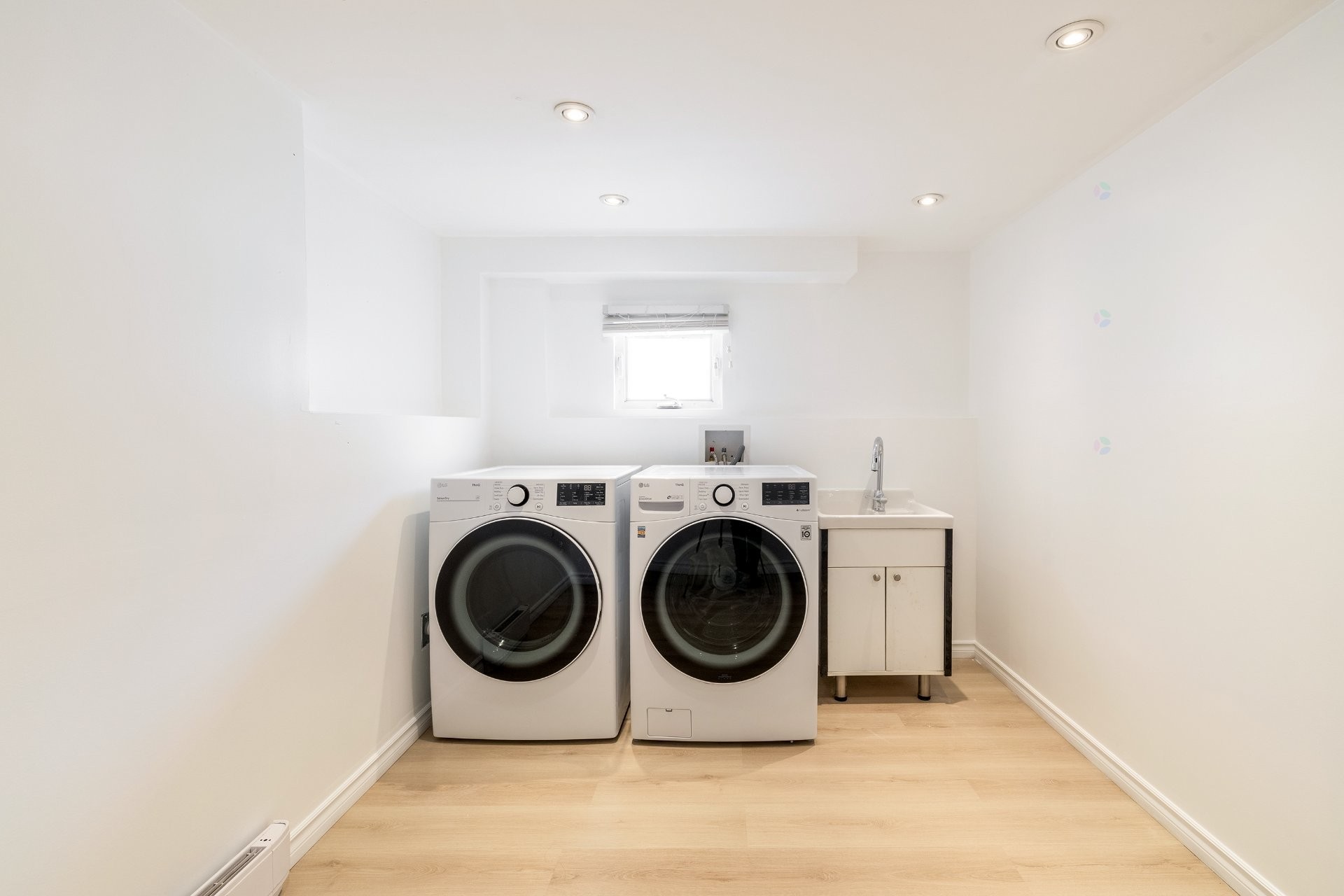 









129


Flamingo Drive

,
Beaconsfield,




QC
H9W2T3

