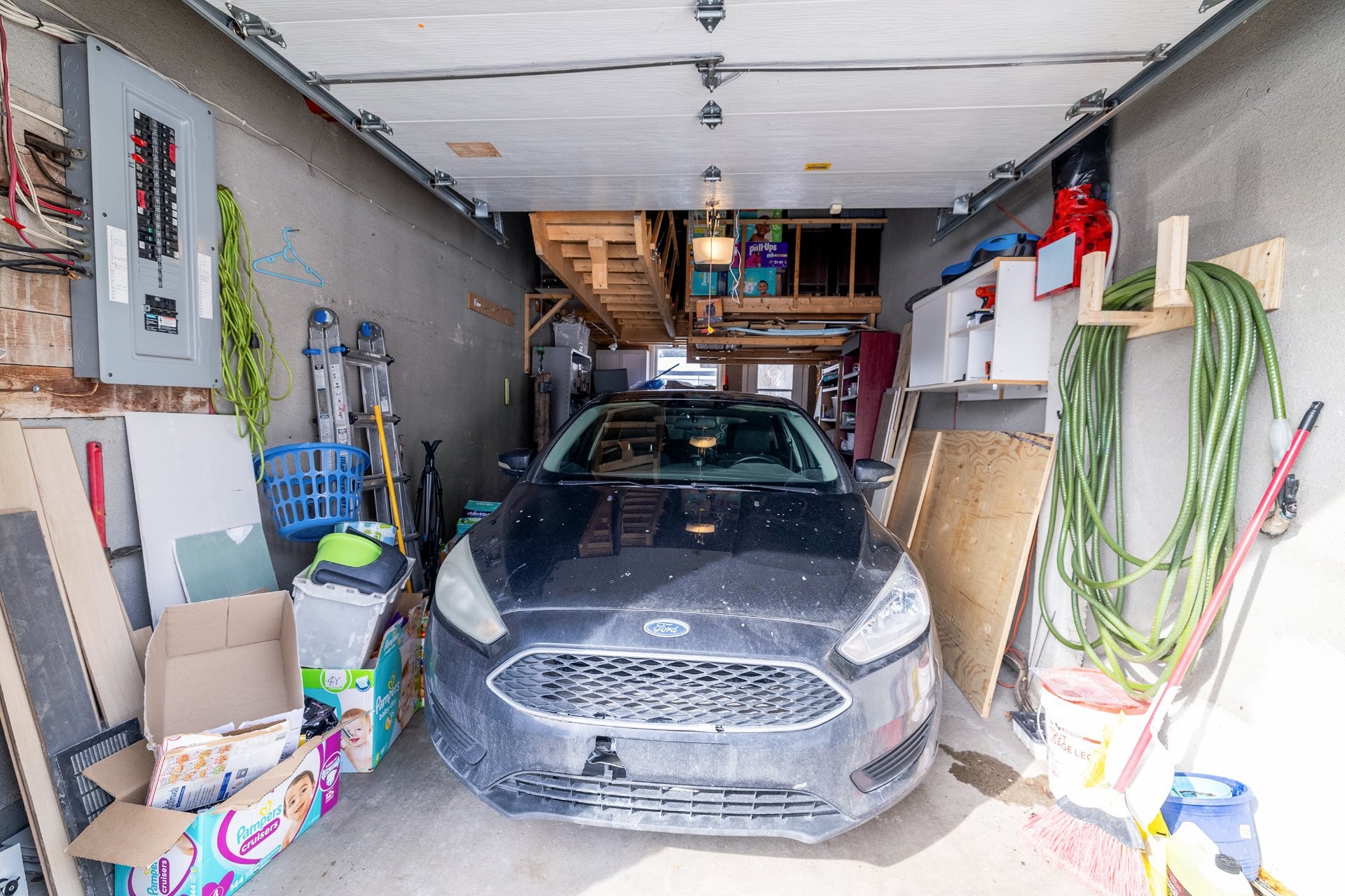 









129


Flamingo Drive

,
Beaconsfield,




QC
H9W2T3

