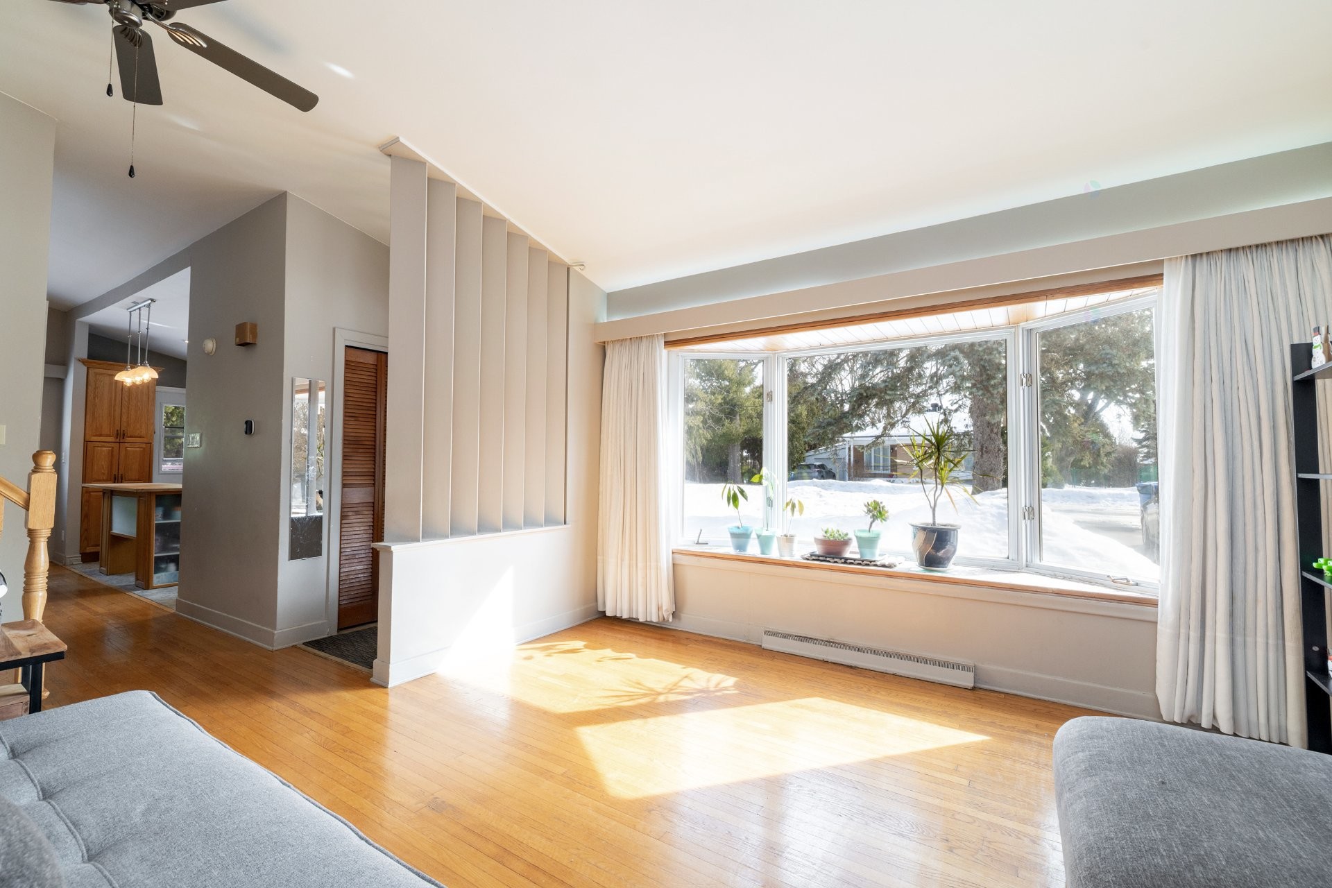 









129


Flamingo Drive

,
Beaconsfield,




QC
H9W2T3

