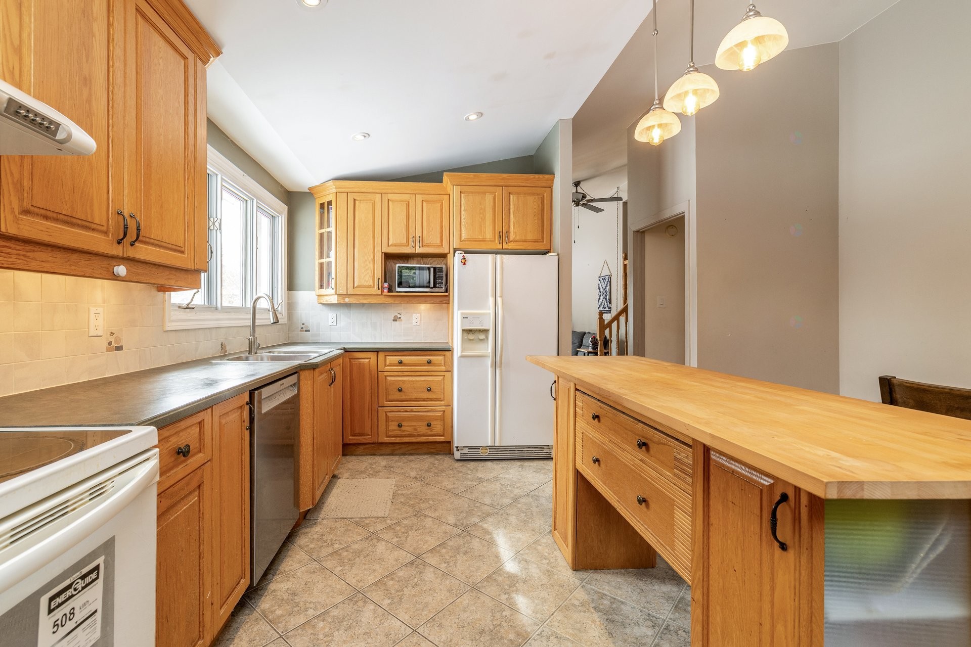 









129


Flamingo Drive

,
Beaconsfield,




QC
H9W2T3

