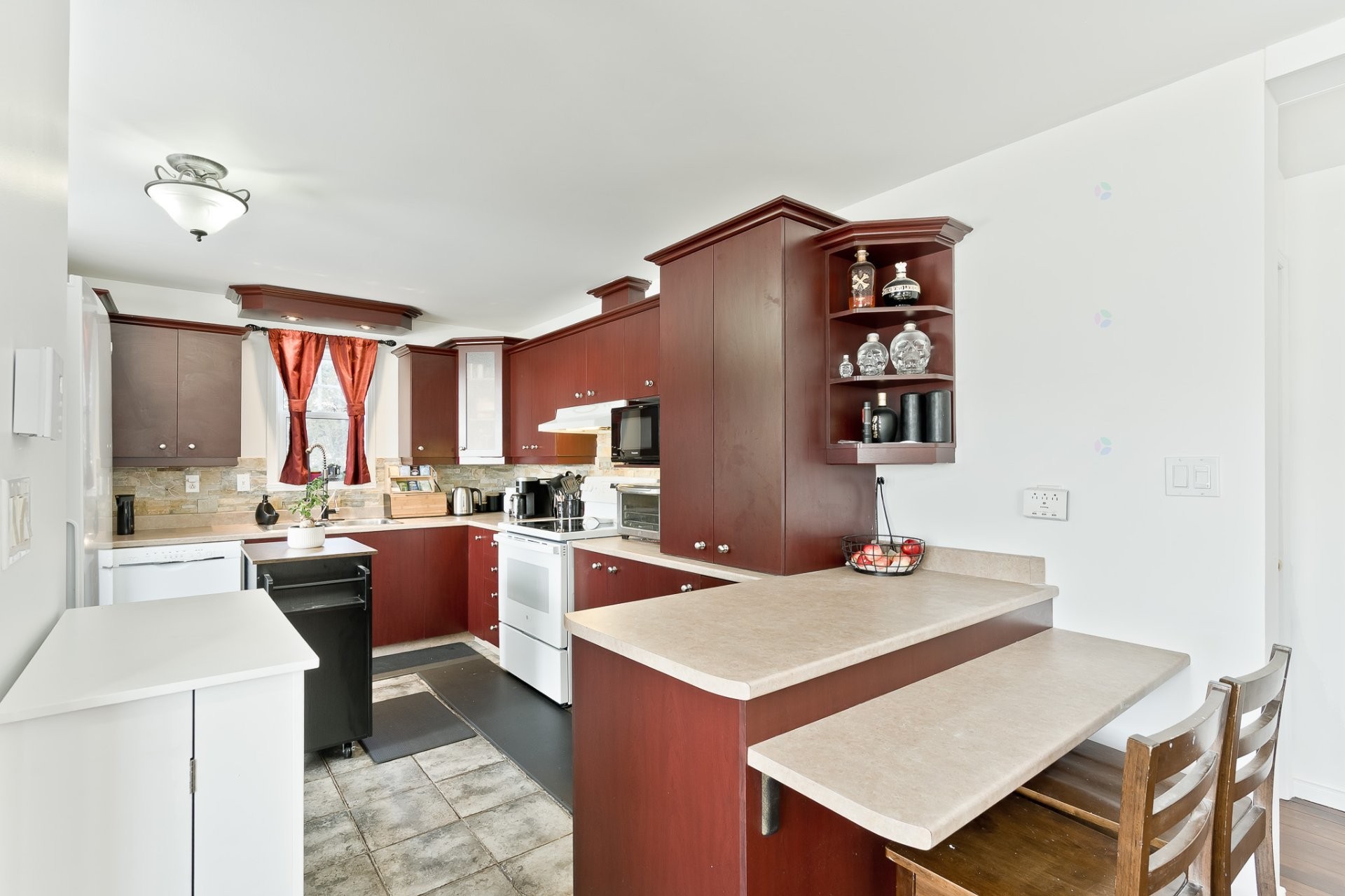 









475


Rue des Merisiers

,
Coaticook,




QC
J1A3H8

