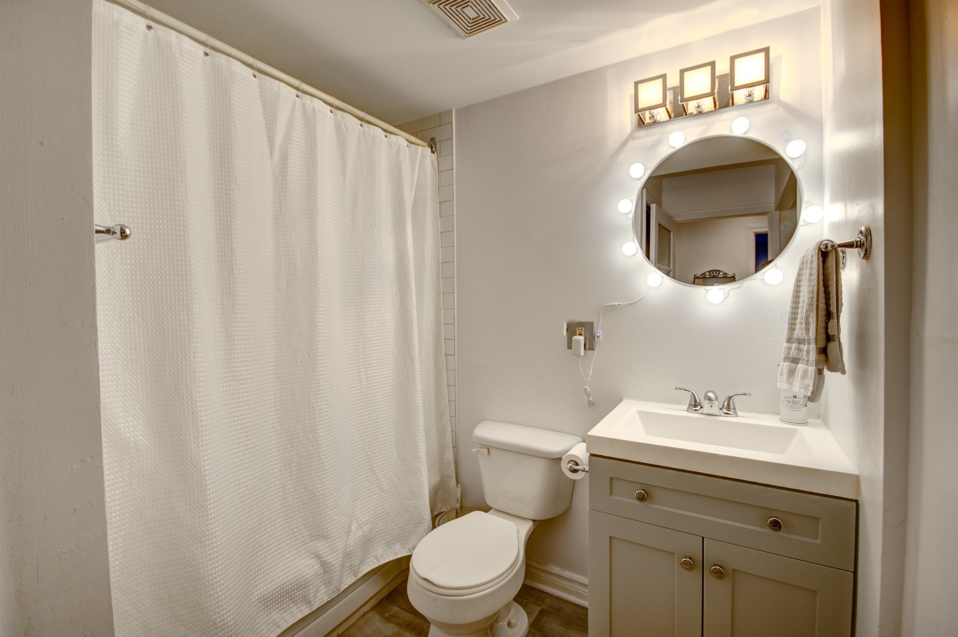 









315


Rue Villeneuve E.

, 102,
Montréal (Le Plateau-Mont-Royal),




QC
H2T1L7

