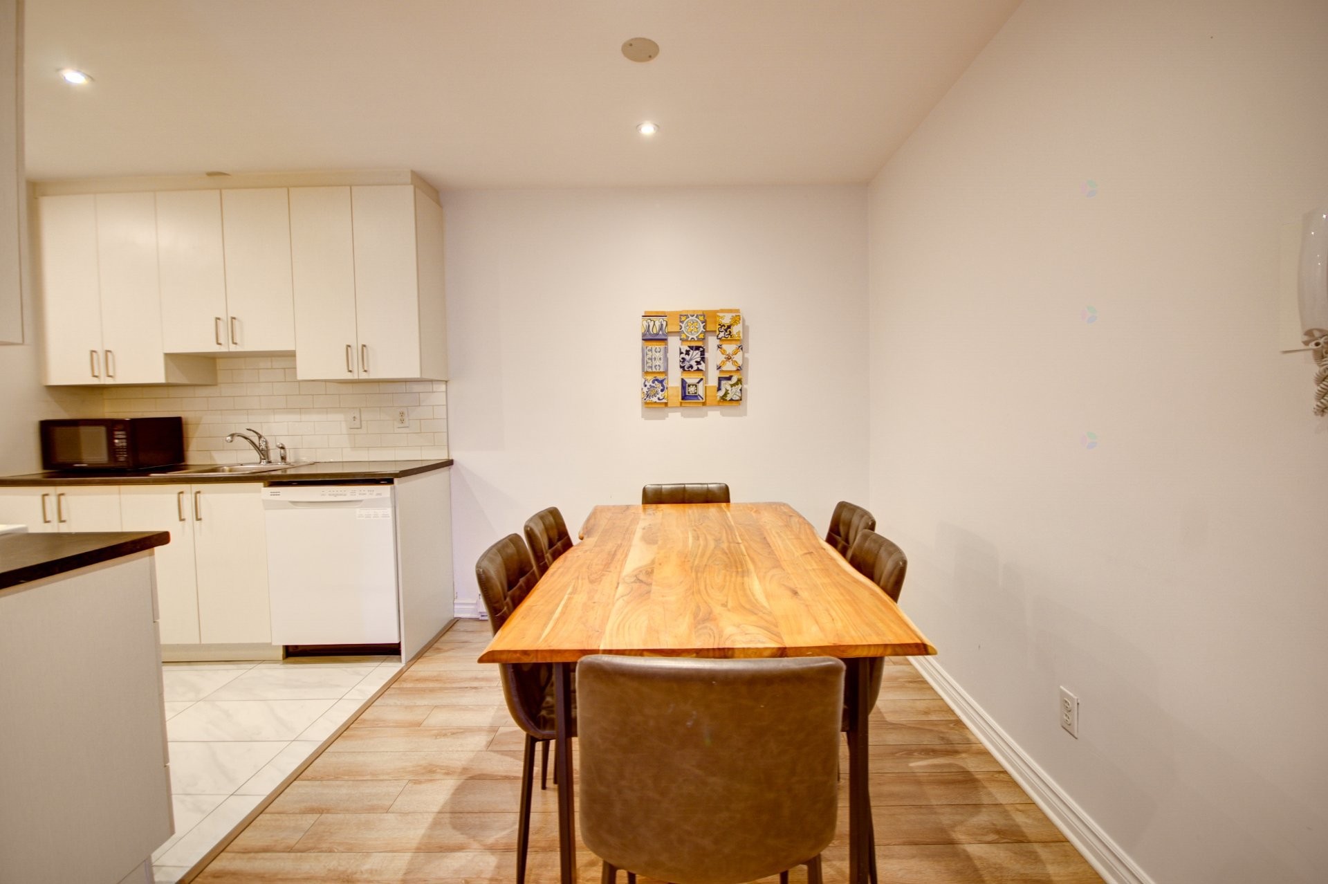 









315


Rue Villeneuve E.

, 102,
Montréal (Le Plateau-Mont-Royal),




QC
H2T1L7

