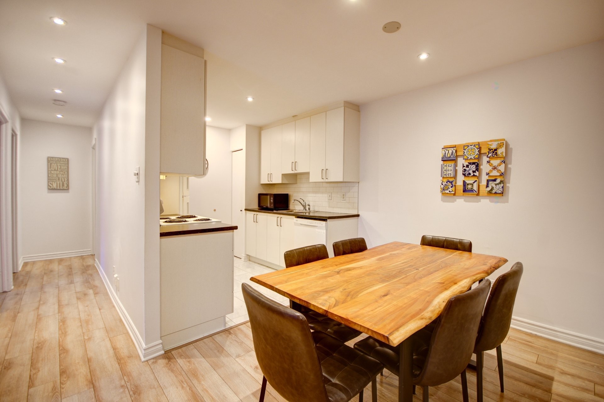 









315


Rue Villeneuve E.

, 102,
Montréal (Le Plateau-Mont-Royal),




QC
H2T1L7

