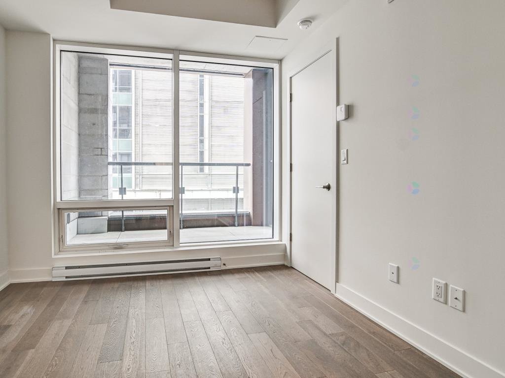 









1288


Rue St-Antoine O.

, 307,
Montréal (Ville-Marie),




QC
H3C0X6

