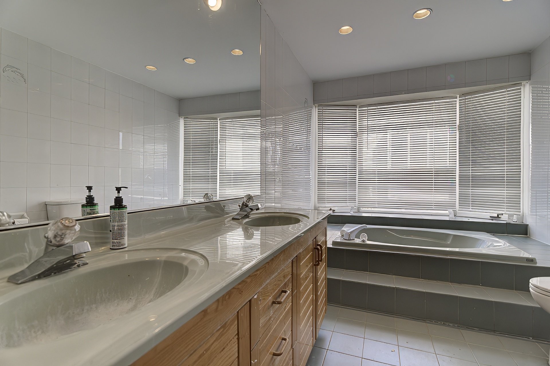 









9001


Crois. Rimouski

,
Brossard,




QC
J4X2S2

