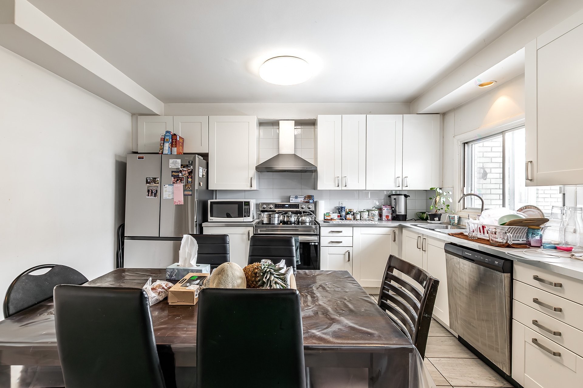 









5765

 - 5767


Av. Fairside

,
Côte-Saint-Luc,




QC
H4W2A6

