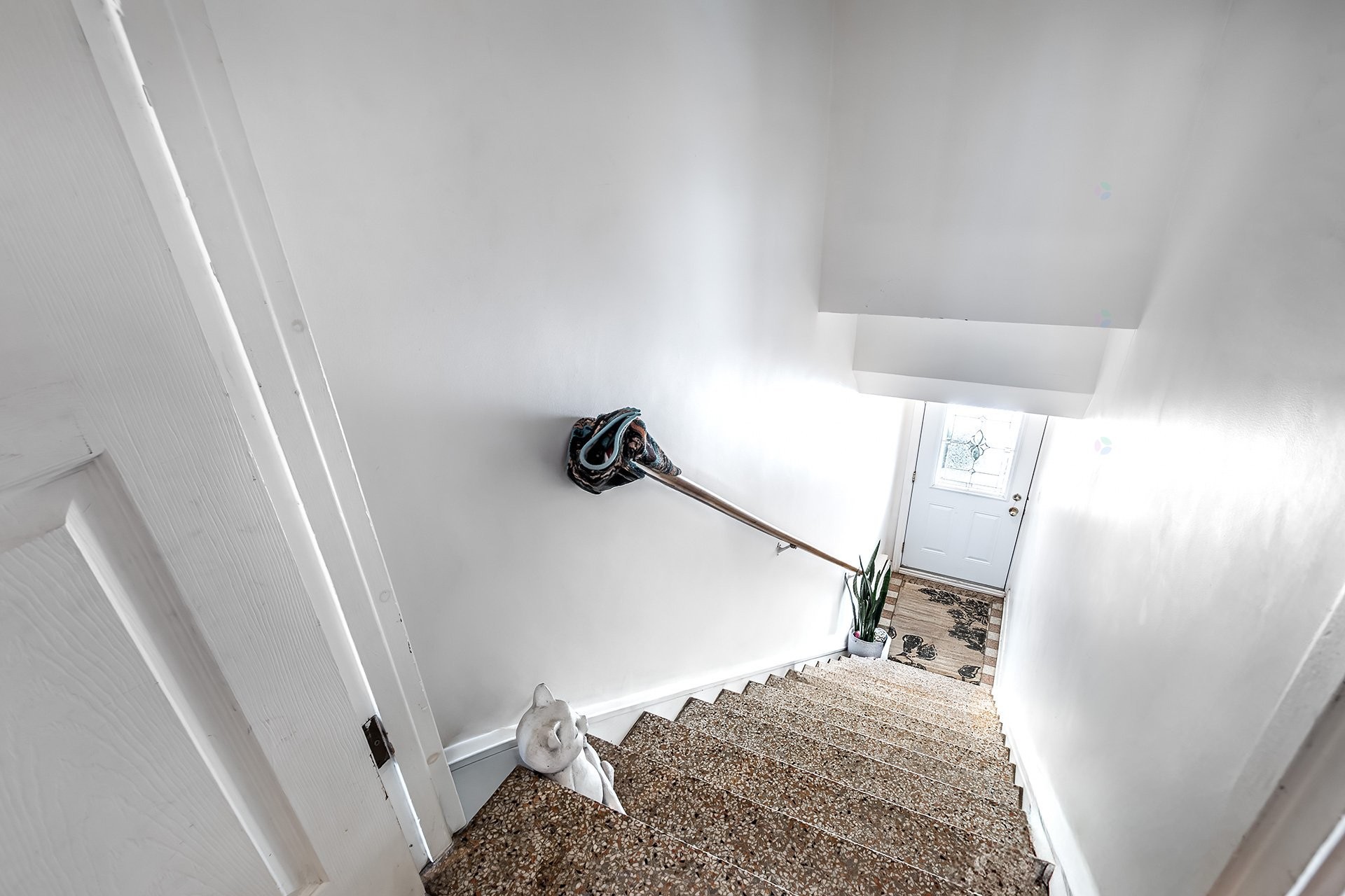 









5765

 - 5767


Av. Fairside

,
Côte-Saint-Luc,




QC
H4W2A6

