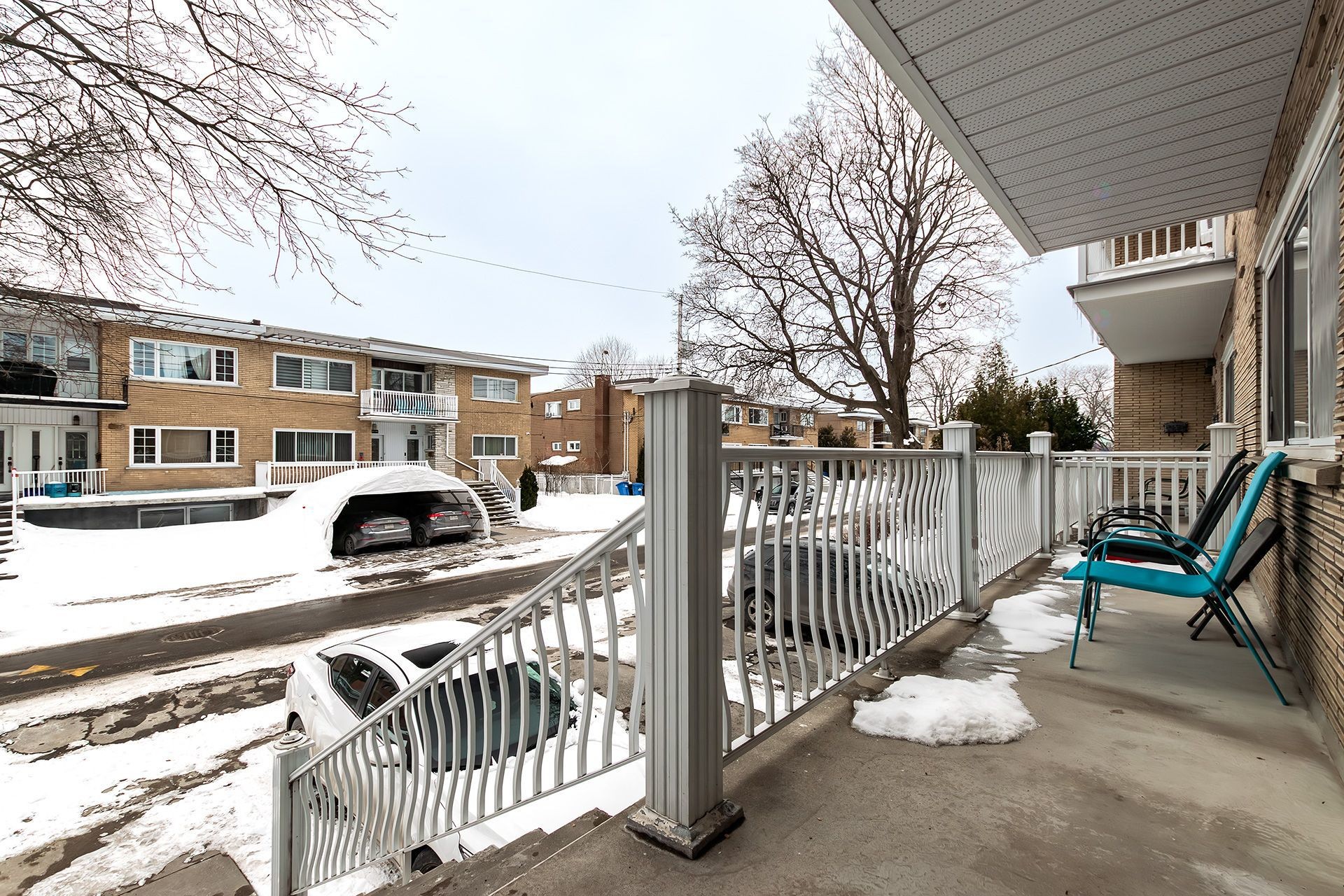 









5765

 - 5767


Av. Fairside

,
Côte-Saint-Luc,




QC
H4W2A6

