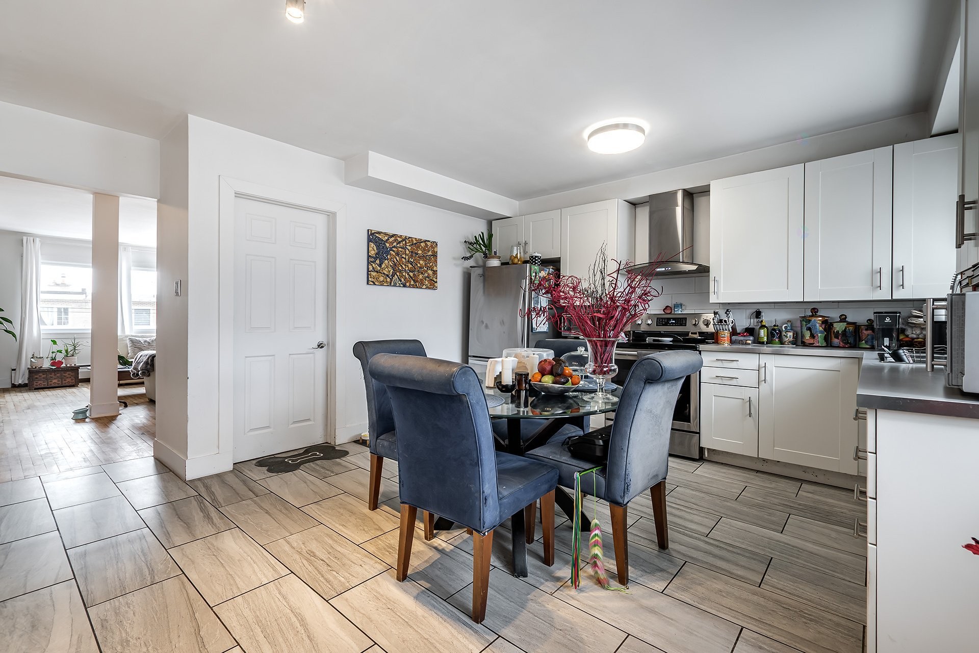 









5765

 - 5767


Av. Fairside

,
Côte-Saint-Luc,




QC
H4W2A6

